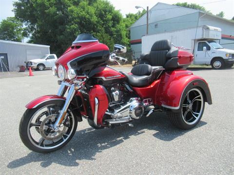 2021 Harley-Davidson CVO™ Tri Glide® in Springfield, Massachusetts - Photo 6