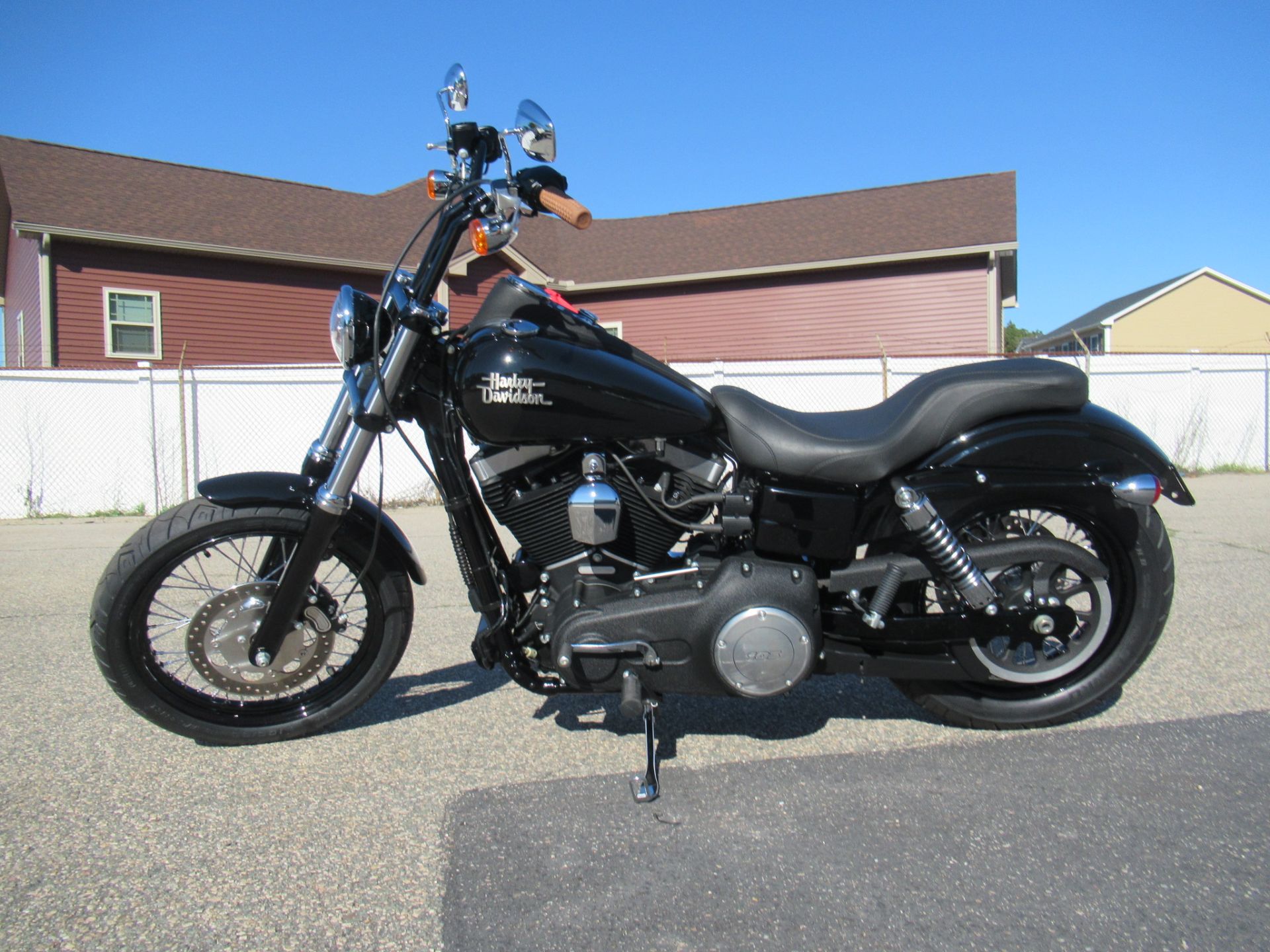 2014 Harley-Davidson Dyna® Street Bob® in Springfield, Massachusetts - Photo 6