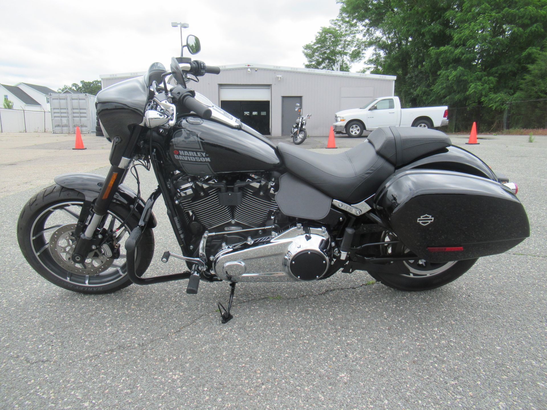 2021 Harley-Davidson Sport Glide® in Springfield, Massachusetts - Photo 5