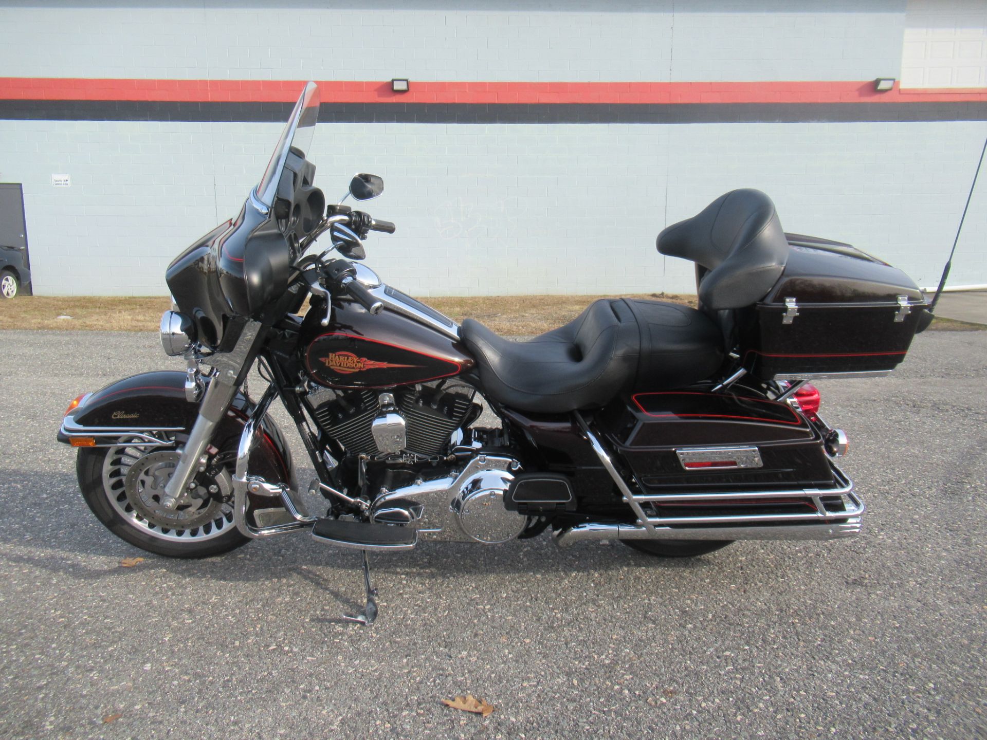 2011 Harley-Davidson Electra Glide® Classic in Springfield, Massachusetts - Photo 5