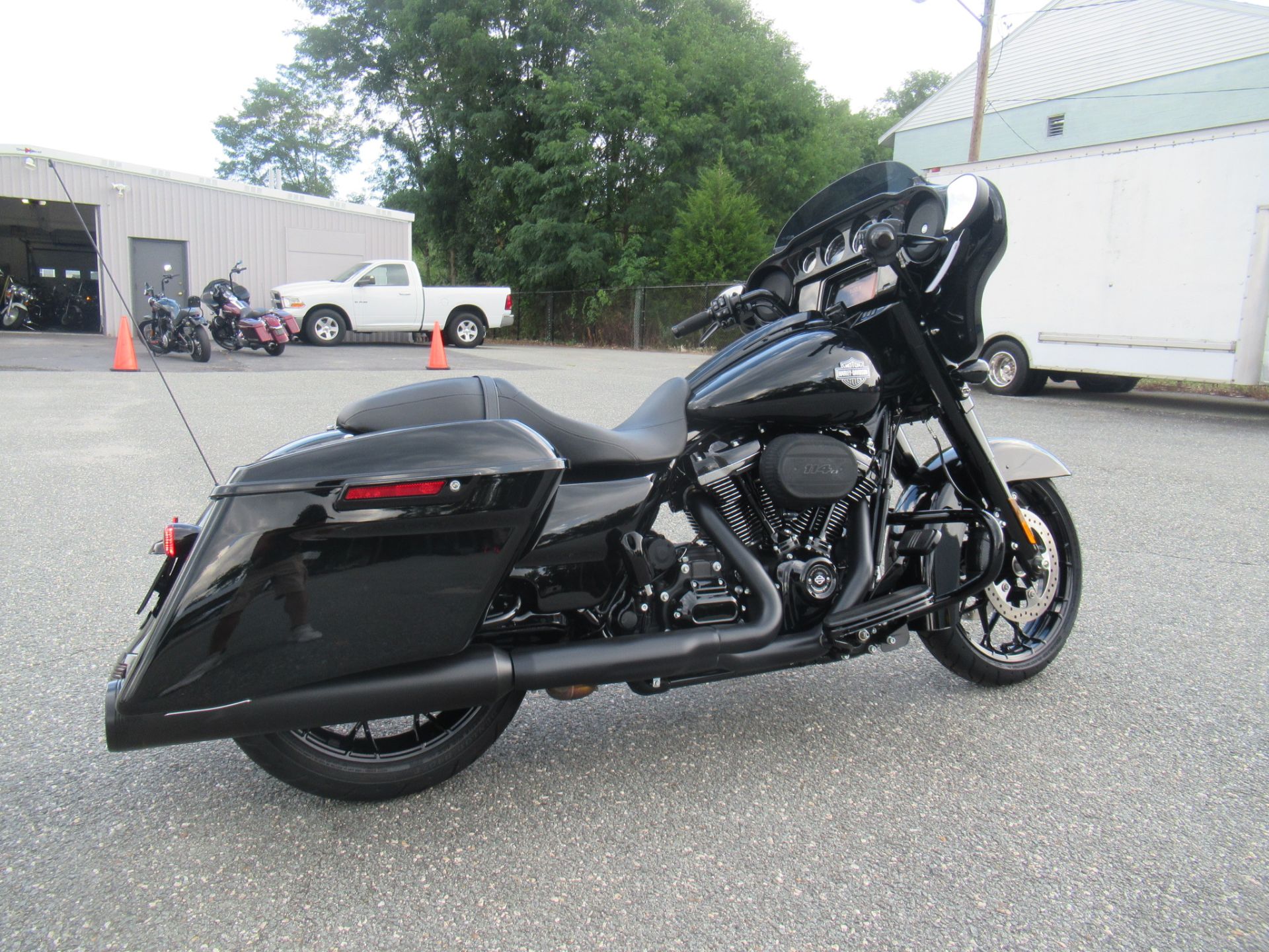 2022 Harley-Davidson Street Glide® Special in Springfield, Massachusetts - Photo 2