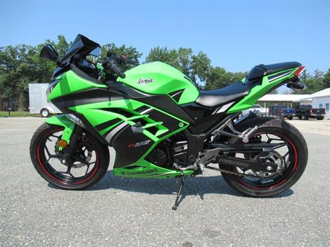 2014 Kawasaki Ninja® 300 ABS SE in Springfield, Massachusetts - Photo 5