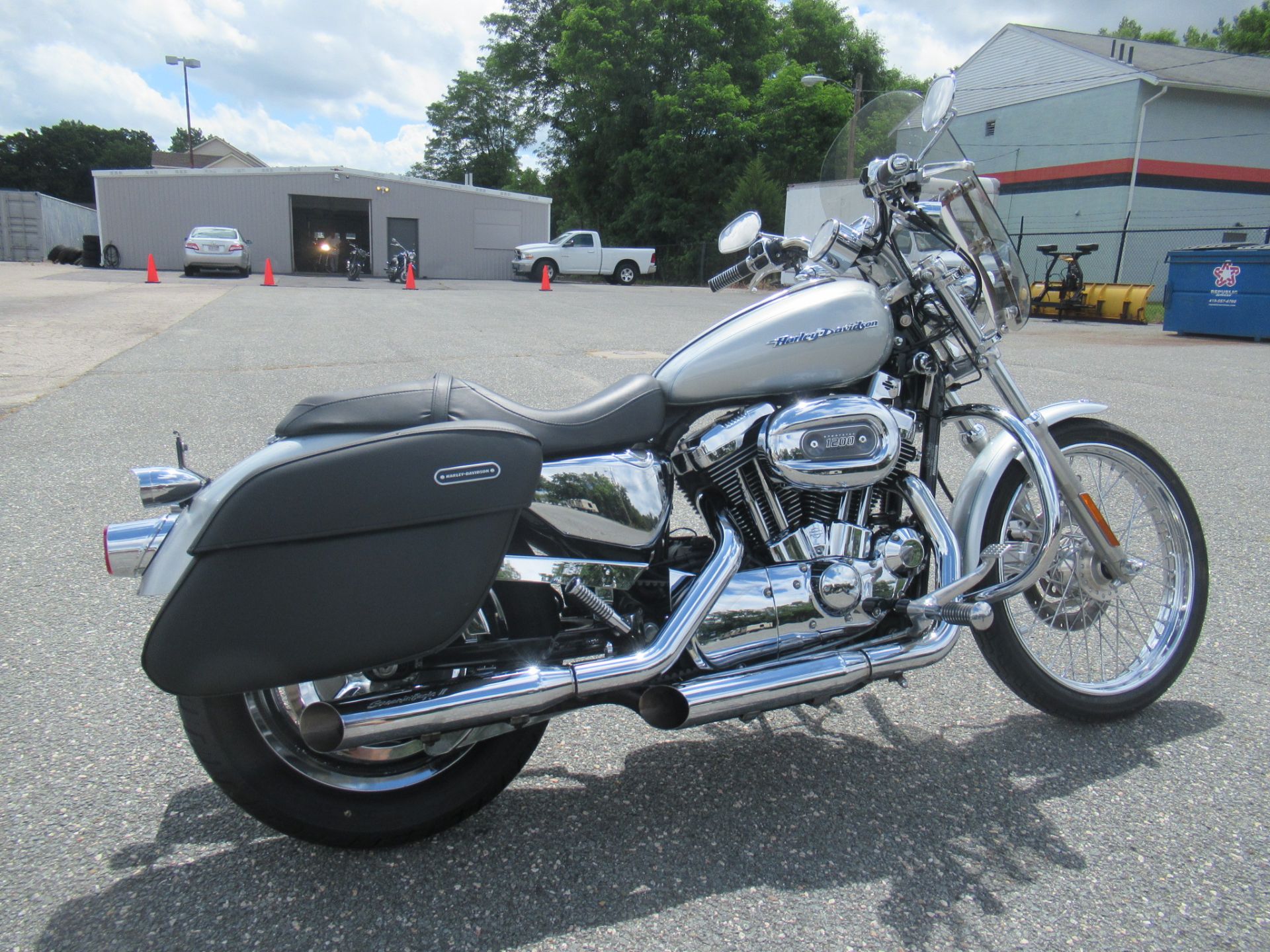 2005 Harley-Davidson Sportster® XL 1200 Custom in Springfield, Massachusetts - Photo 3