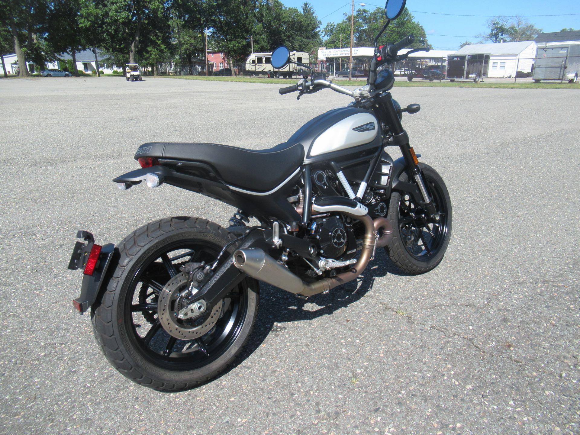 2022 Ducati Scrambler Icon Dark in Springfield, Massachusetts - Photo 2