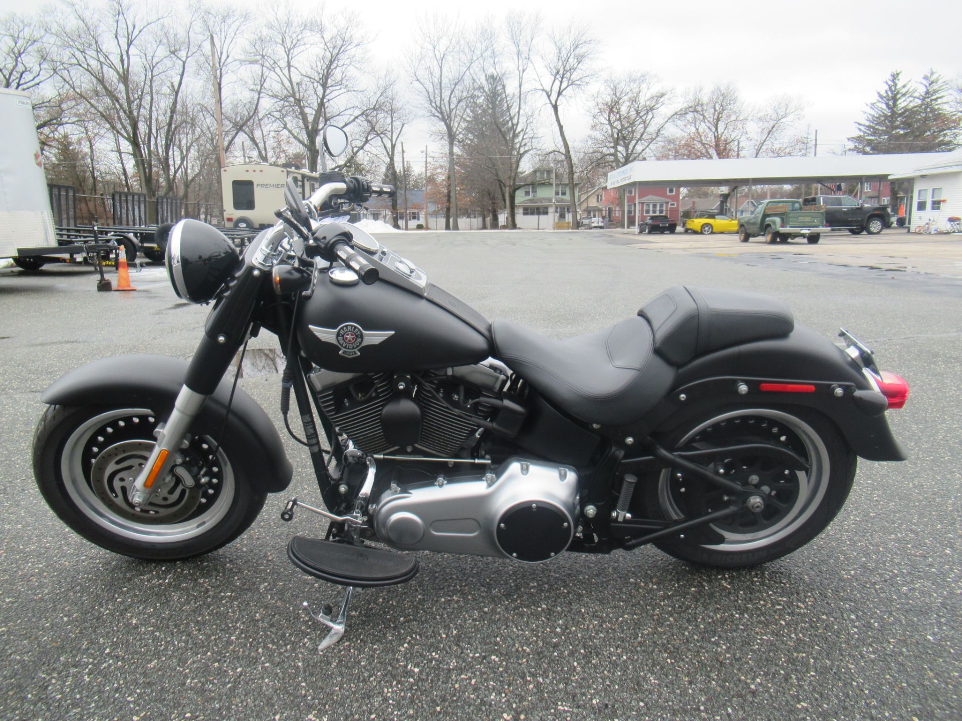 2011 Harley-Davidson Softail® Fat Boy® Lo in Springfield, Massachusetts - Photo 5