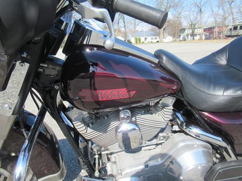 2005 Harley-Davidson FLHT/FLHTI Electra Glide® Standard in Springfield, Massachusetts - Photo 10