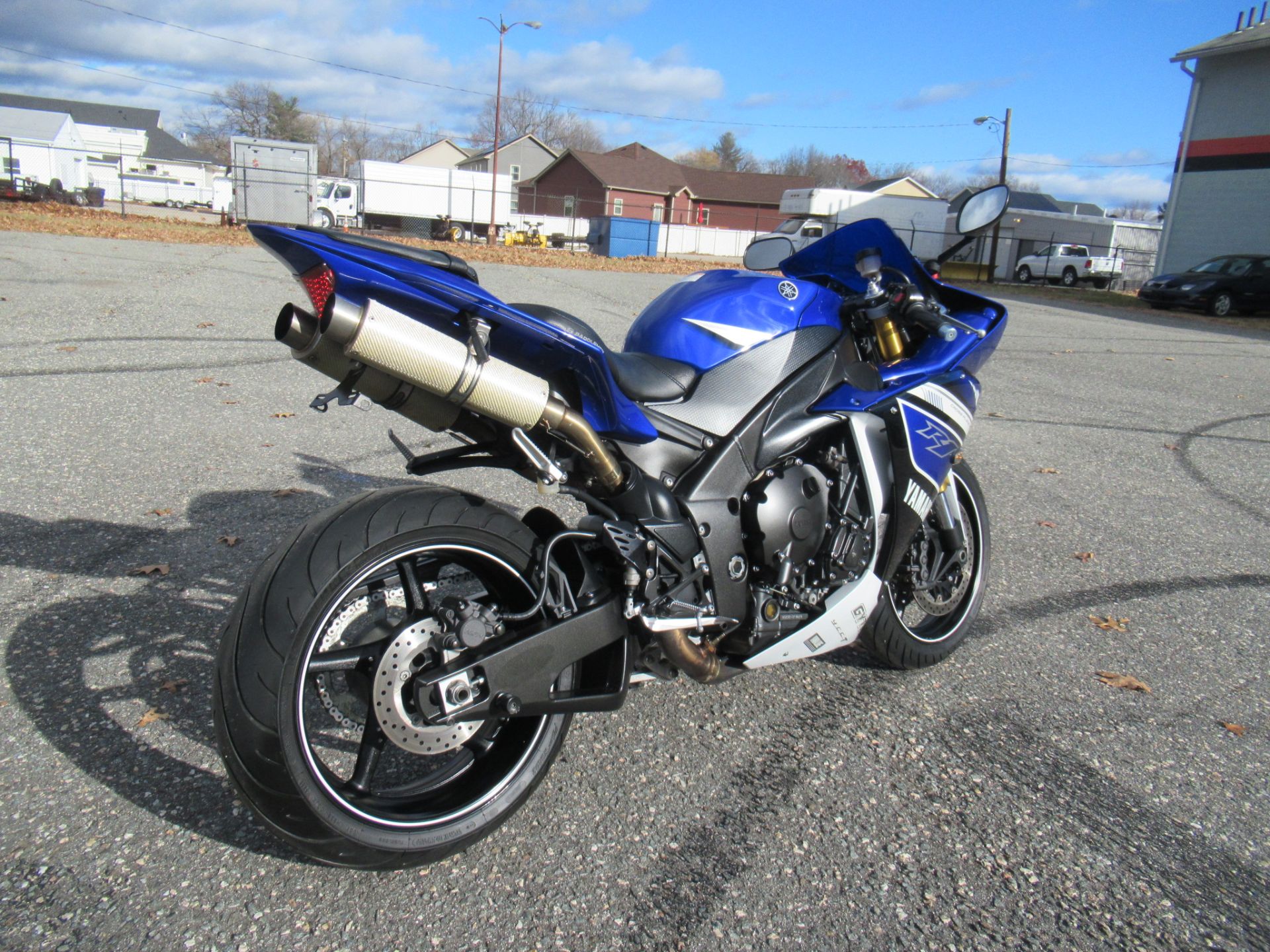 2013 Yamaha YZF-R1 in Springfield, Massachusetts - Photo 3