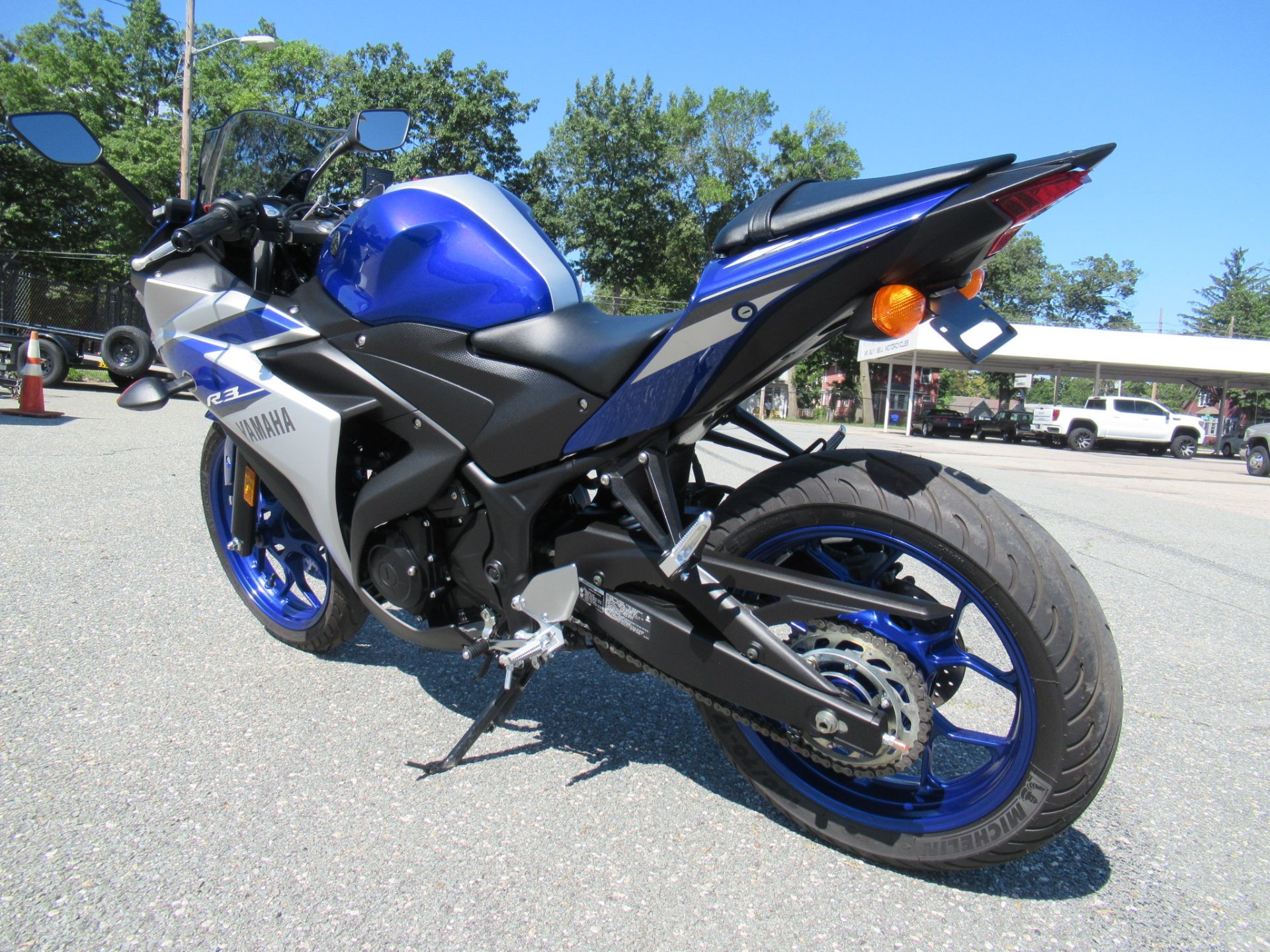 2015 Yamaha YZF-R3 in Springfield, Massachusetts - Photo 7