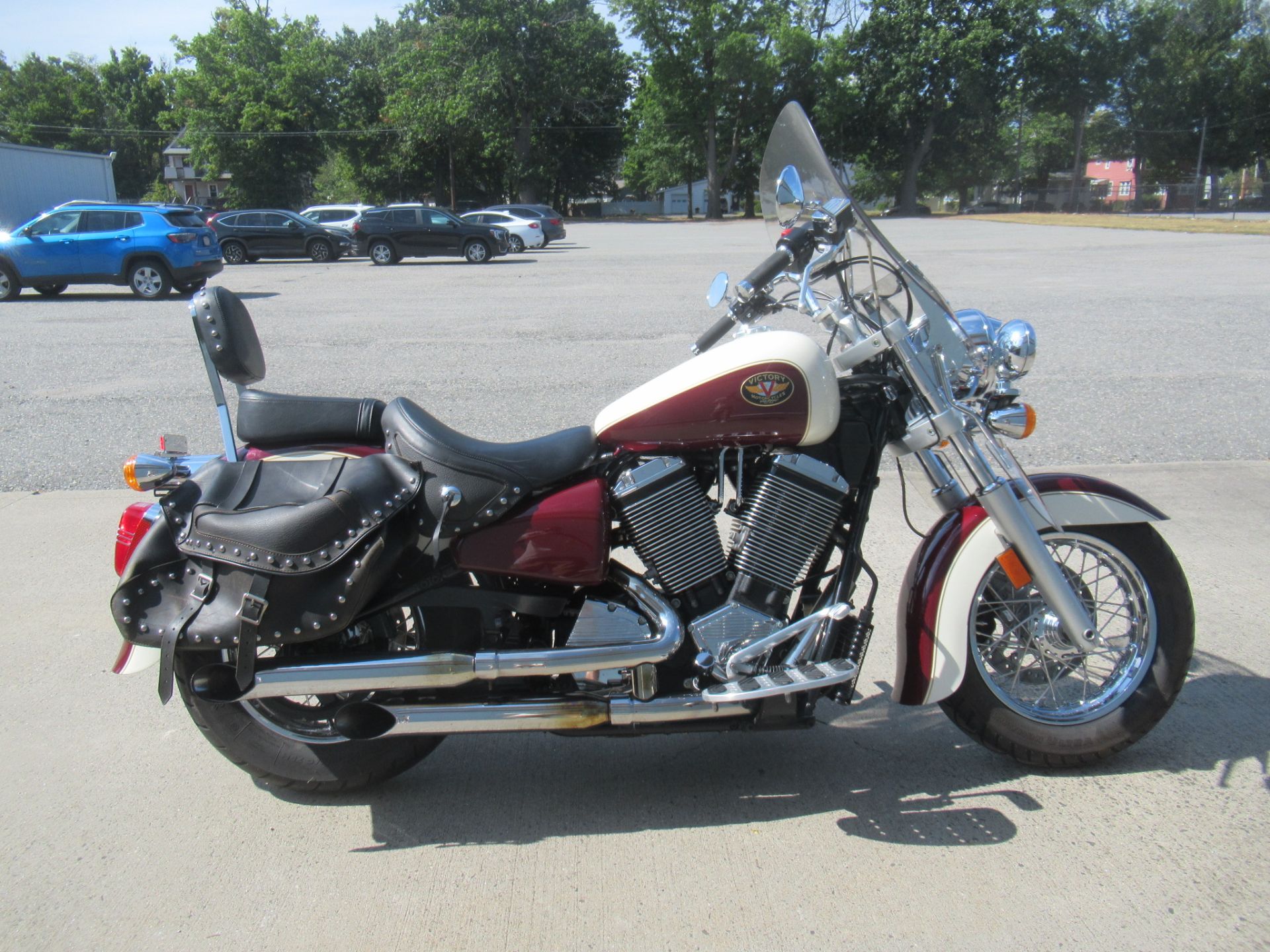 2001 Victory V92C Deluxe in Springfield, Massachusetts - Photo 1