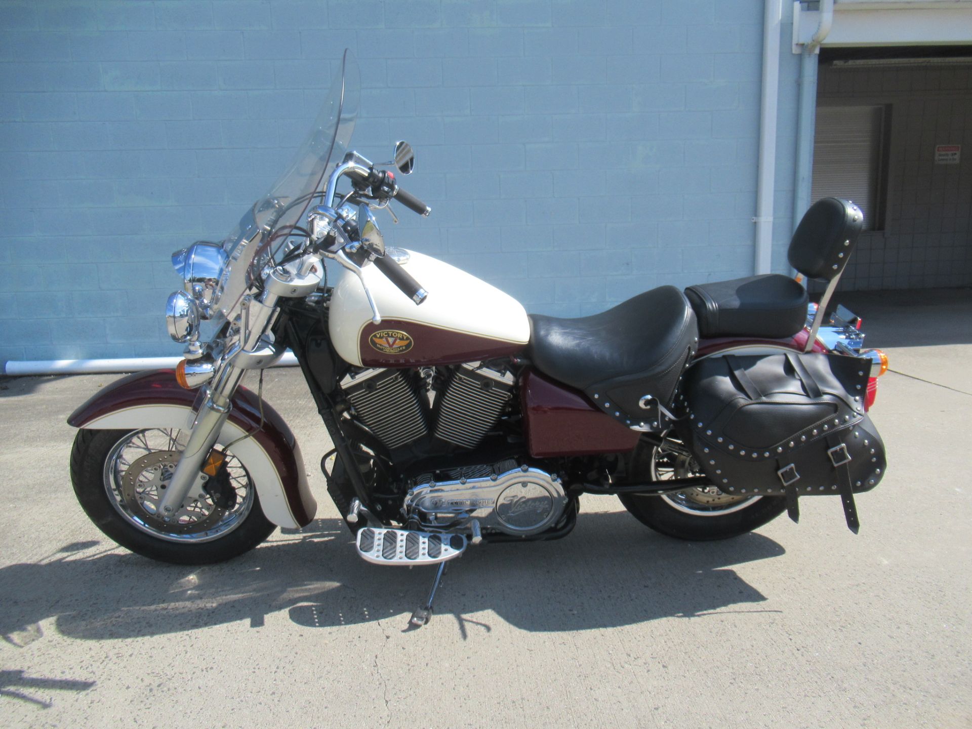 2001 Victory V92C Deluxe in Springfield, Massachusetts - Photo 4