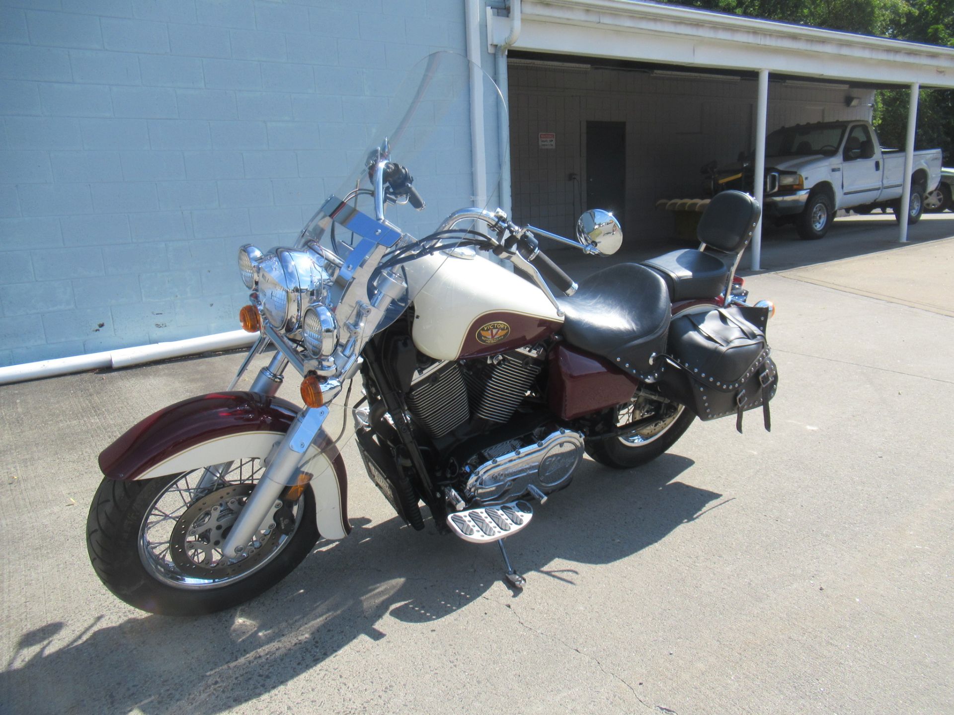 2001 Victory V92C Deluxe in Springfield, Massachusetts - Photo 6