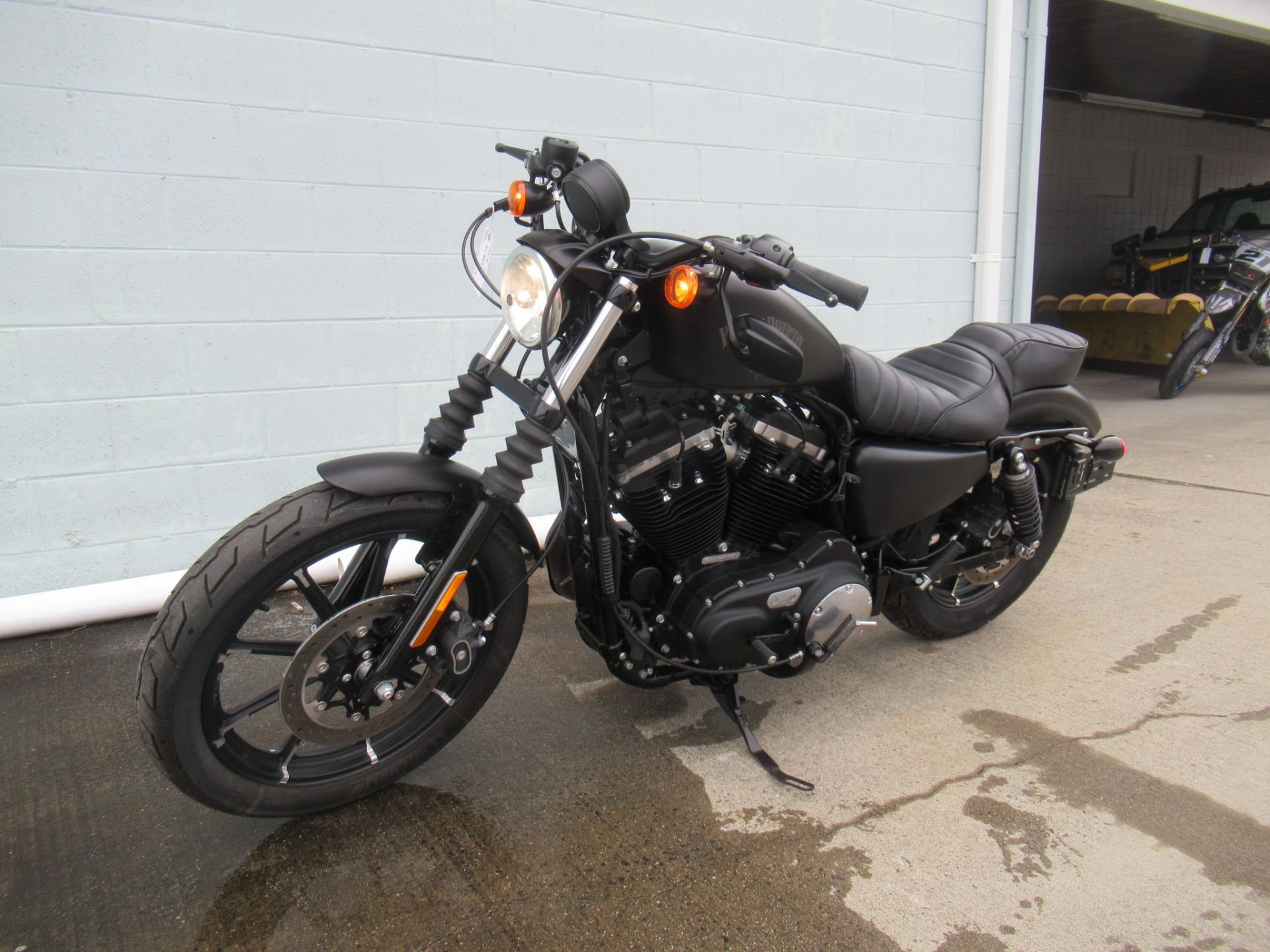 2018 Harley-Davidson Iron 883™ in Springfield, Massachusetts - Photo 6