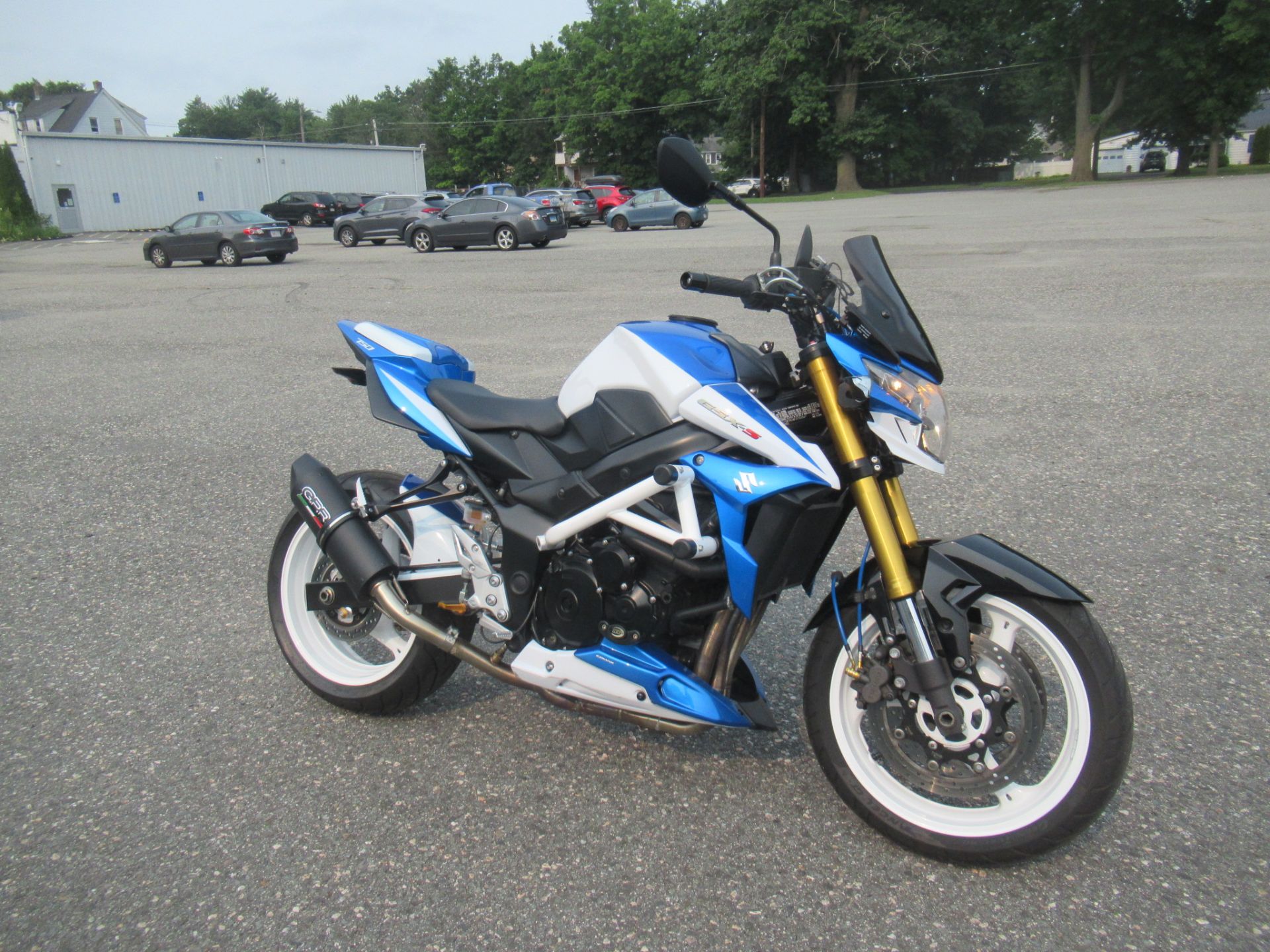 2015 Suzuki GSX-S750Z in Springfield, Massachusetts - Photo 2