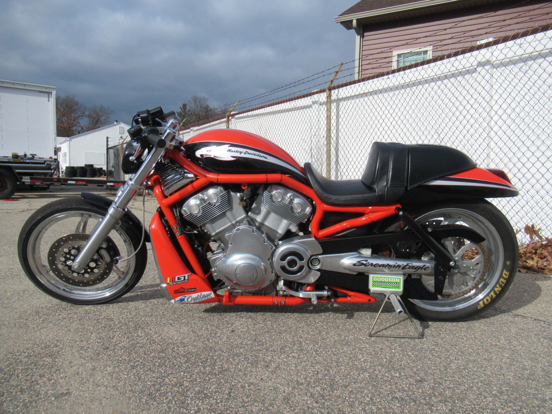 2006 Harley-Davidson CVO™ Screamin' Eagle® V-Rod® Destroyer® in Springfield, Massachusetts - Photo 10
