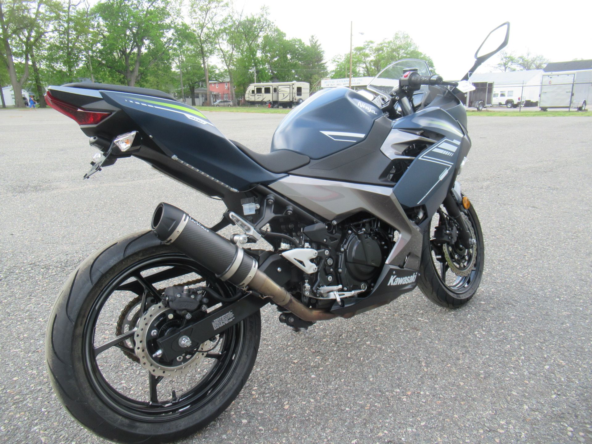 2022 Kawasaki Ninja 400 ABS in Springfield, Massachusetts - Photo 2