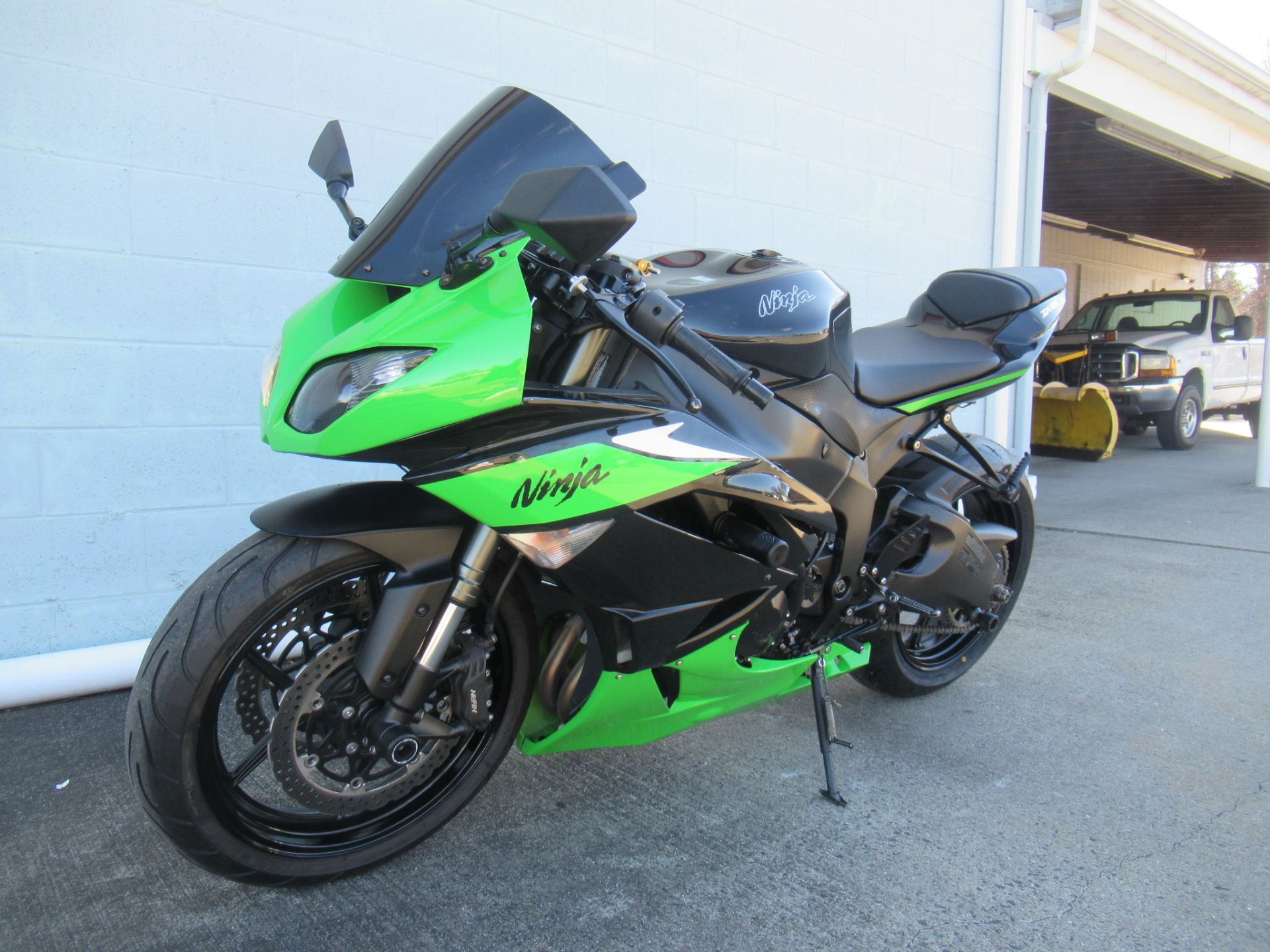 2012 Kawasaki Ninja® ZX™-6R in Springfield, Massachusetts - Photo 7