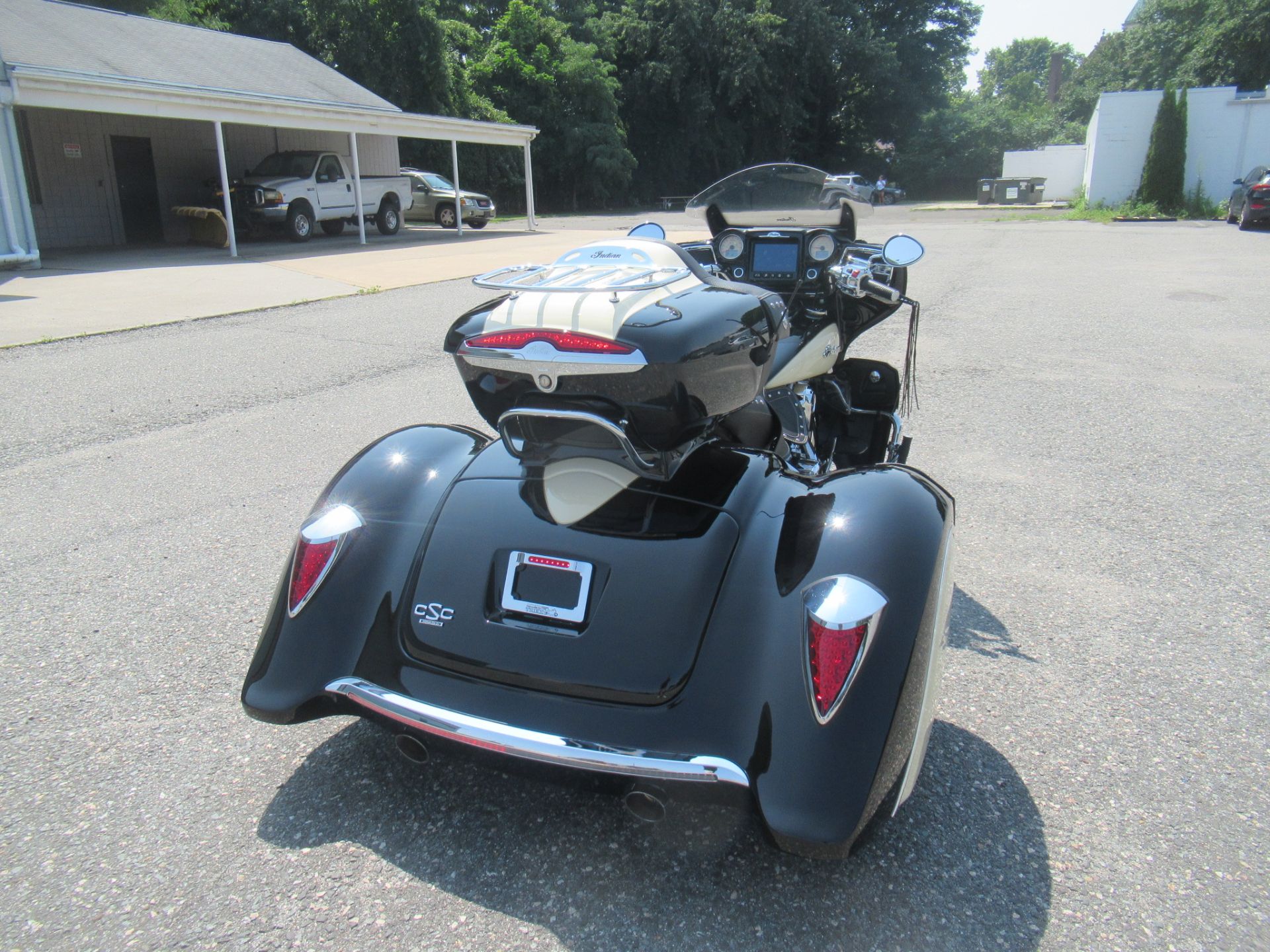 2017 Indian Motorcycle Roadmaster® in Springfield, Massachusetts - Photo 8