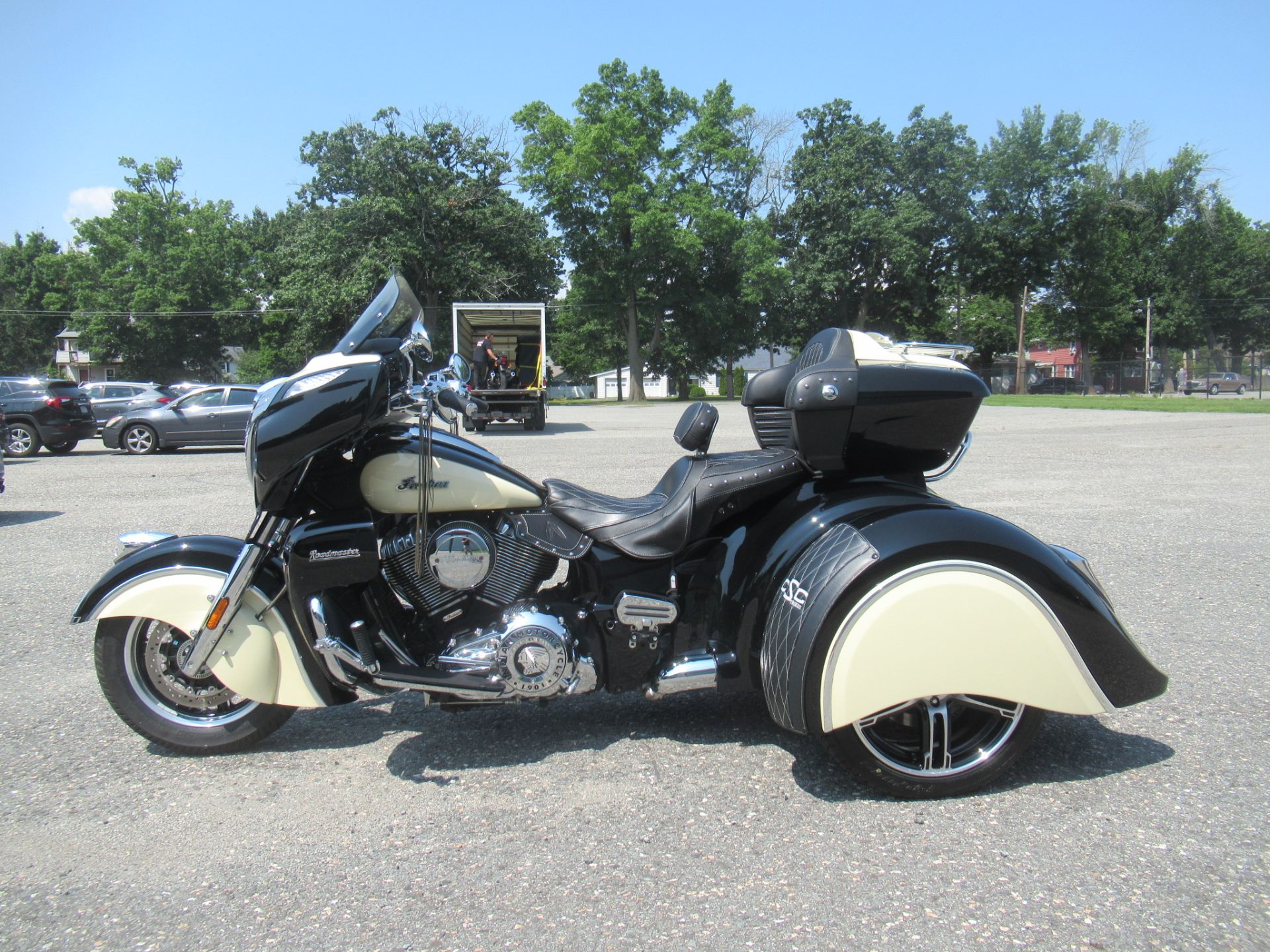 2017 Indian Motorcycle Roadmaster® in Springfield, Massachusetts - Photo 10