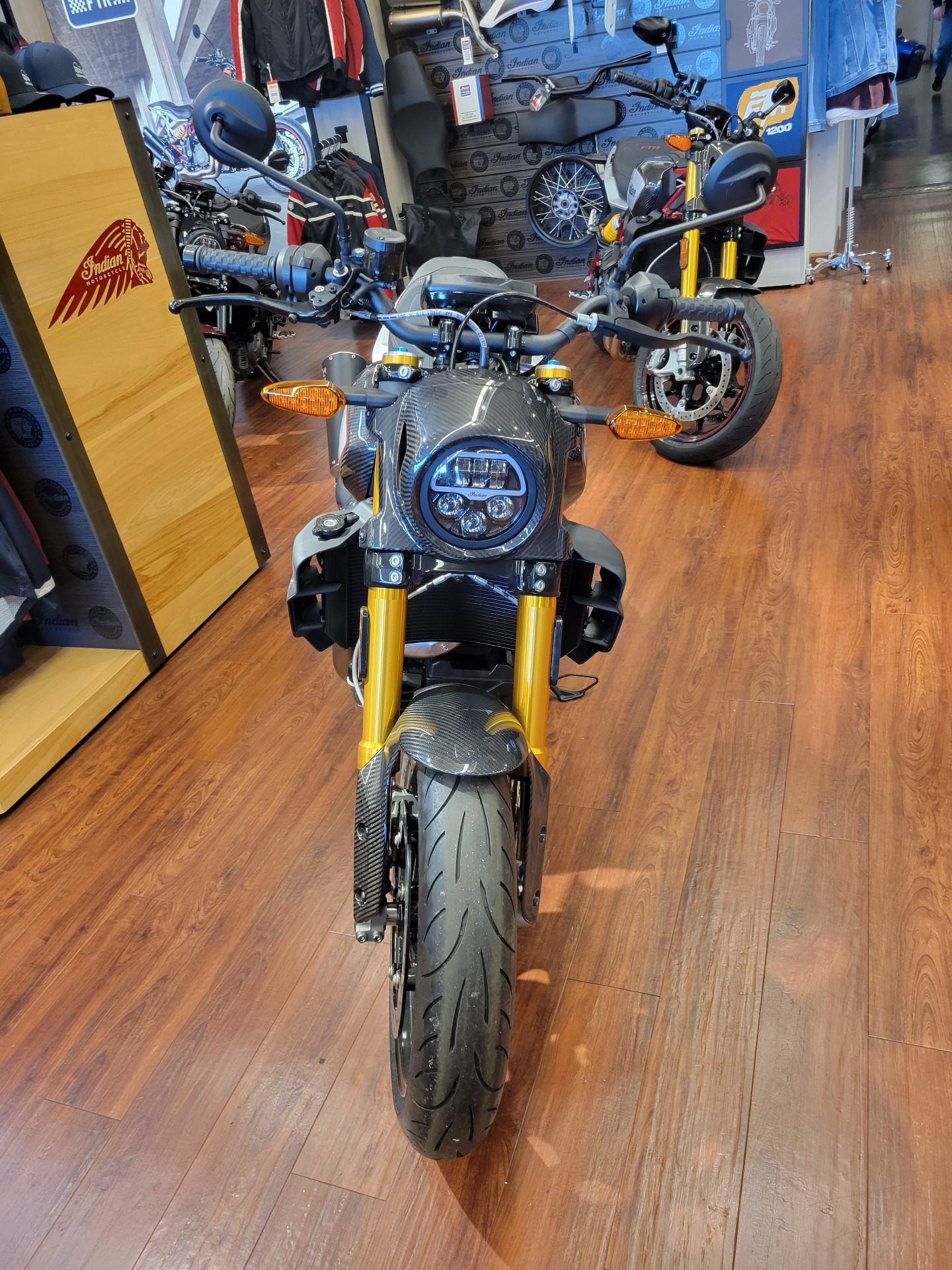 2022 Indian Motorcycle FTR R Carbon in Nashville, Tennessee - Photo 2