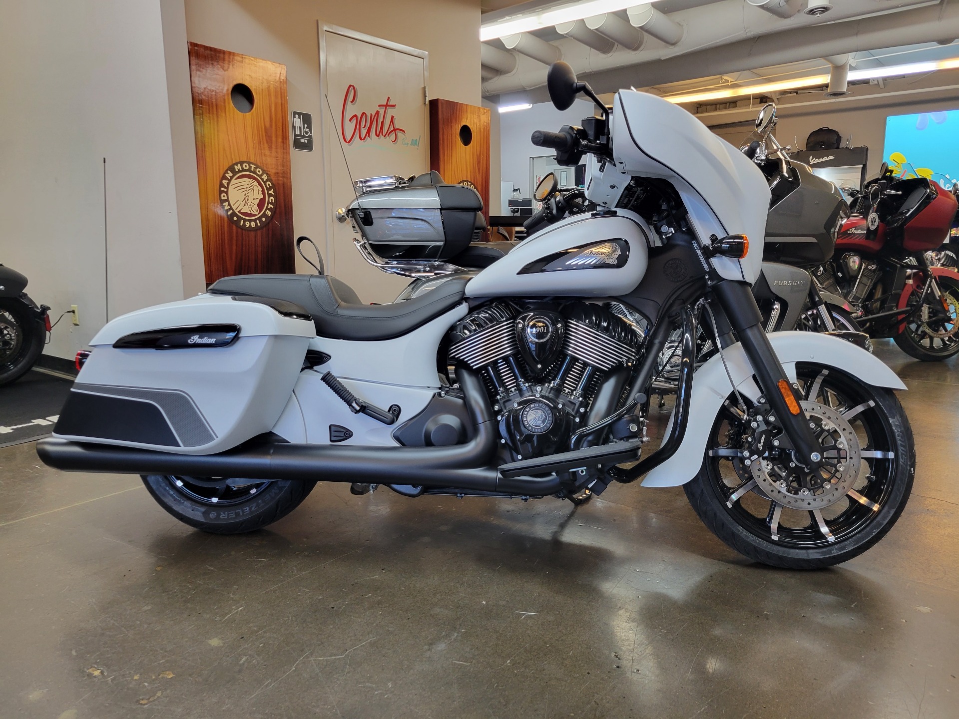 2024 Indian Motorcycle Chieftain® Dark Horse® with PowerBand Audio Package in Nashville, Tennessee - Photo 4