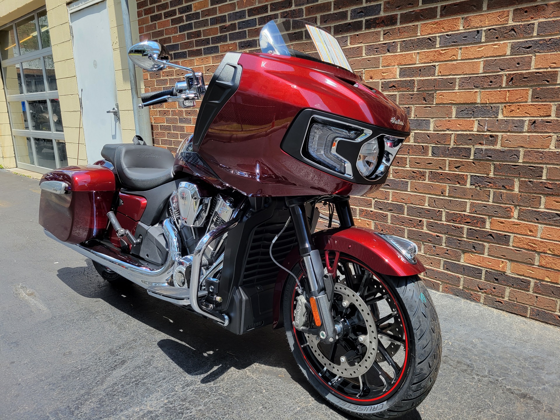 2023 Indian Motorcycle Challenger® Limited in Nashville, Tennessee - Photo 2