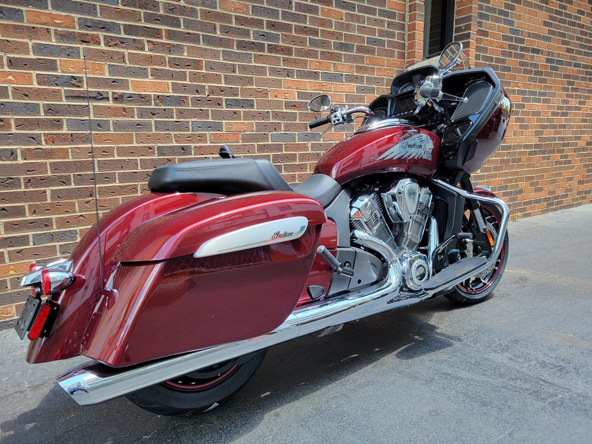 2023 Indian Motorcycle Challenger® Limited in Nashville, Tennessee - Photo 3
