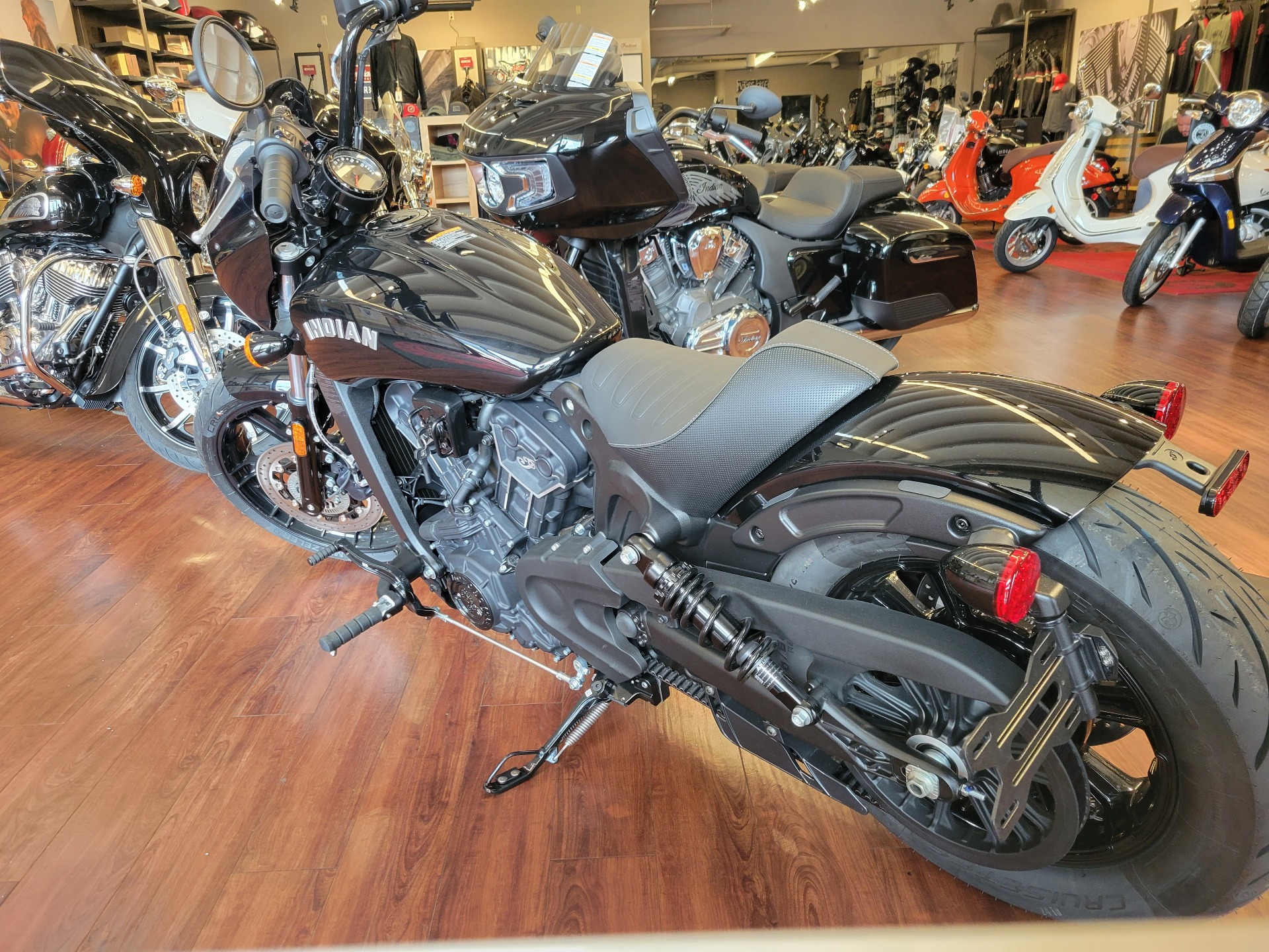 2022 Indian Motorcycle Scout® Rogue Sixty ABS in Nashville, Tennessee - Photo 2