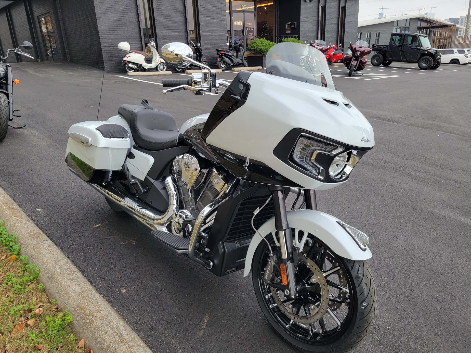 2024 Indian Motorcycle Challenger® Limited with PowerBand Audio Package in Nashville, Tennessee - Photo 3