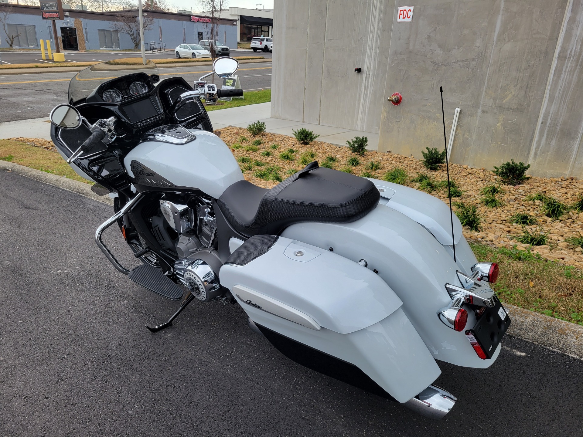 2024 Indian Motorcycle Challenger® Limited with PowerBand Audio Package in Nashville, Tennessee - Photo 4