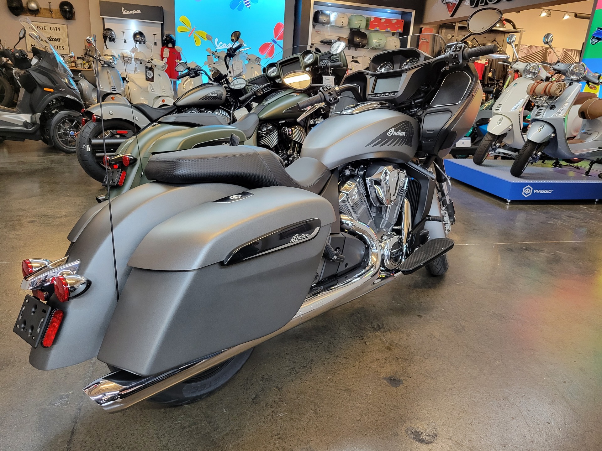 2023 Indian Motorcycle Challenger® in Nashville, Tennessee - Photo 4