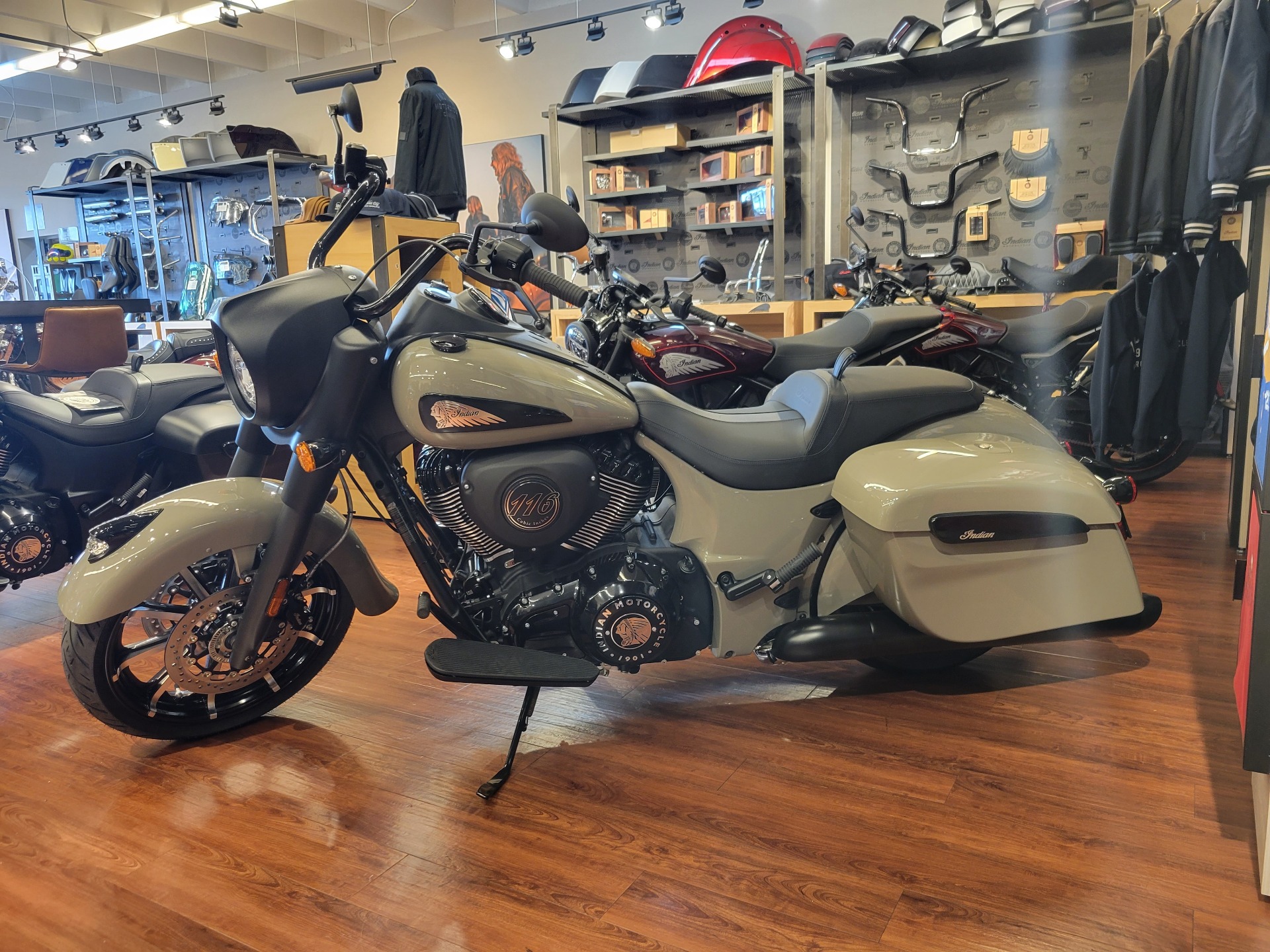 2022 Indian Motorcycle Springfield® Dark Horse® in Nashville, Tennessee - Photo 4