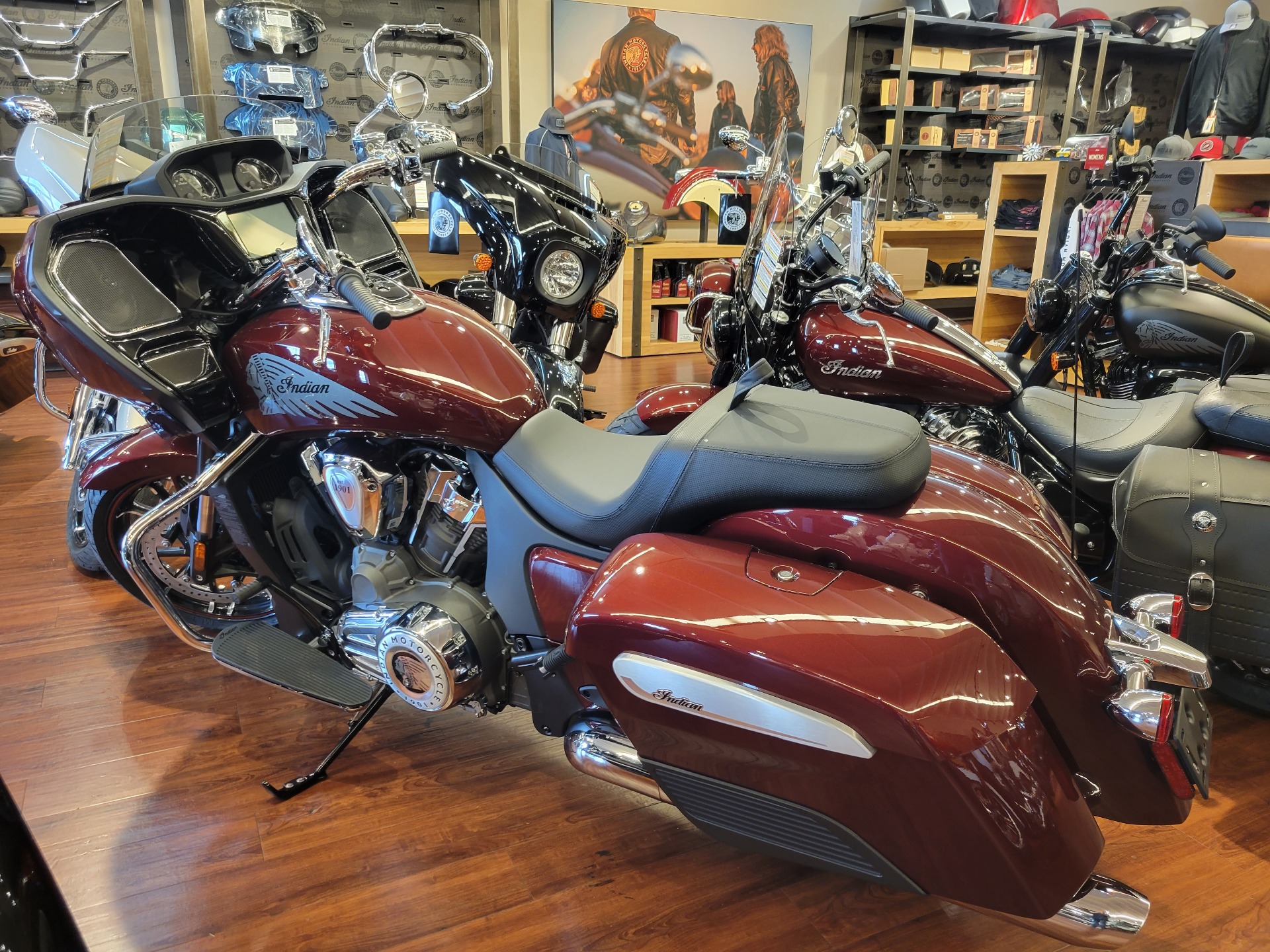 2022 Indian Motorcycle Challenger® Limited in Nashville, Tennessee - Photo 3