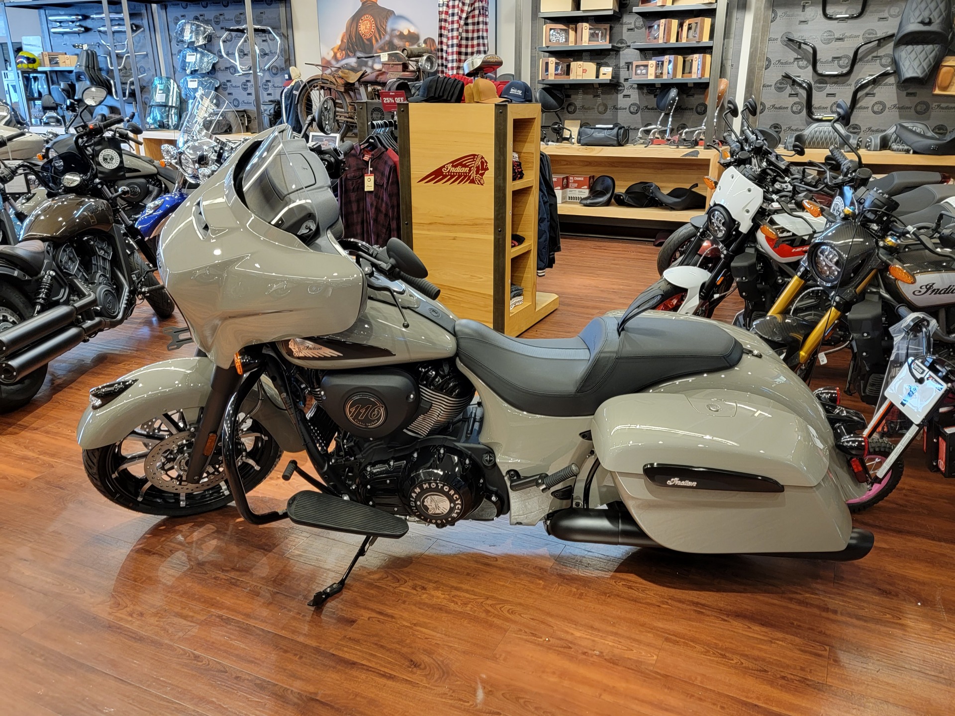 2023 Indian Motorcycle Chieftain® Dark Horse® in Nashville, Tennessee - Photo 2
