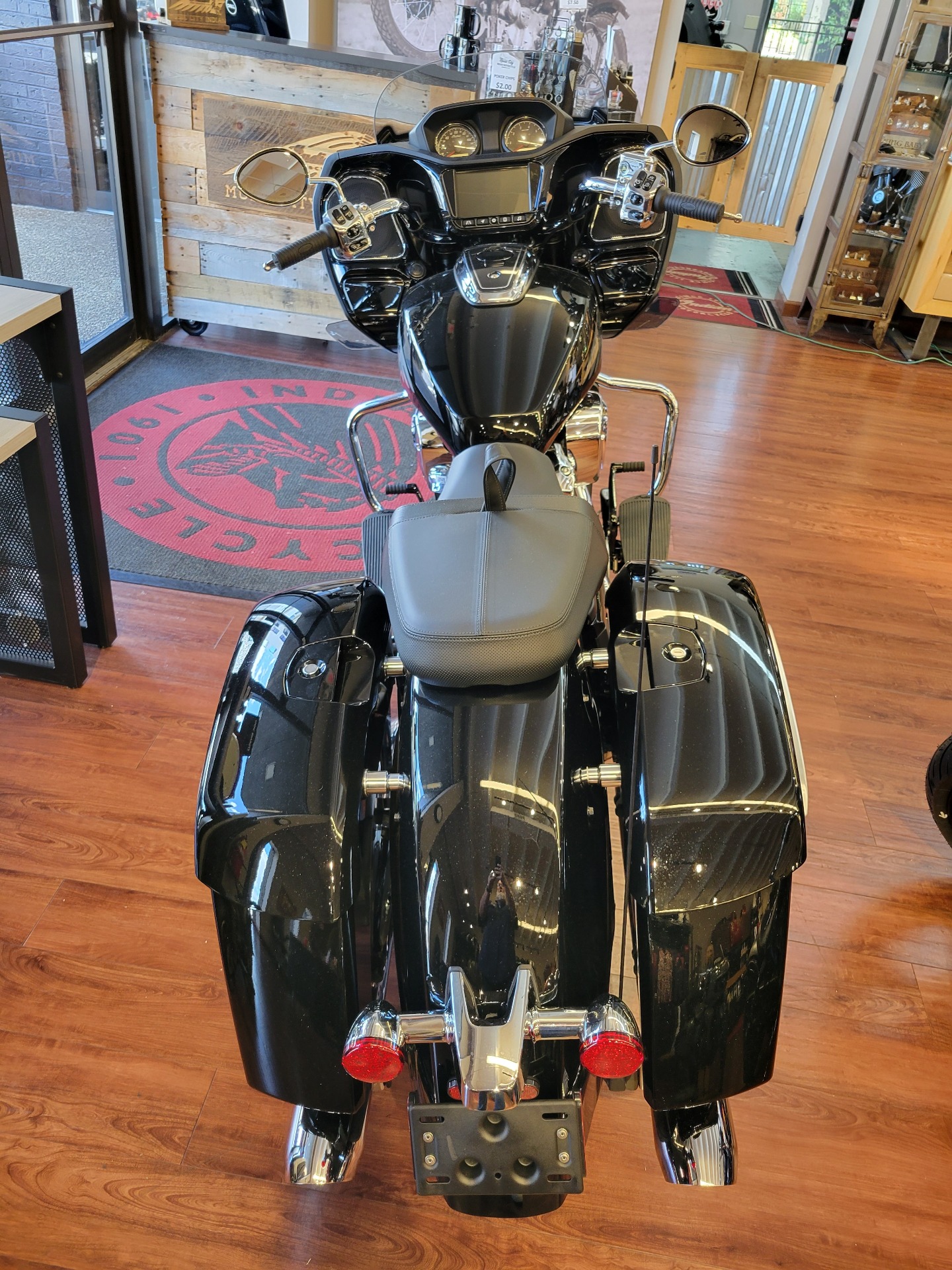2023 Indian Motorcycle Challenger® Limited in Nashville, Tennessee - Photo 4
