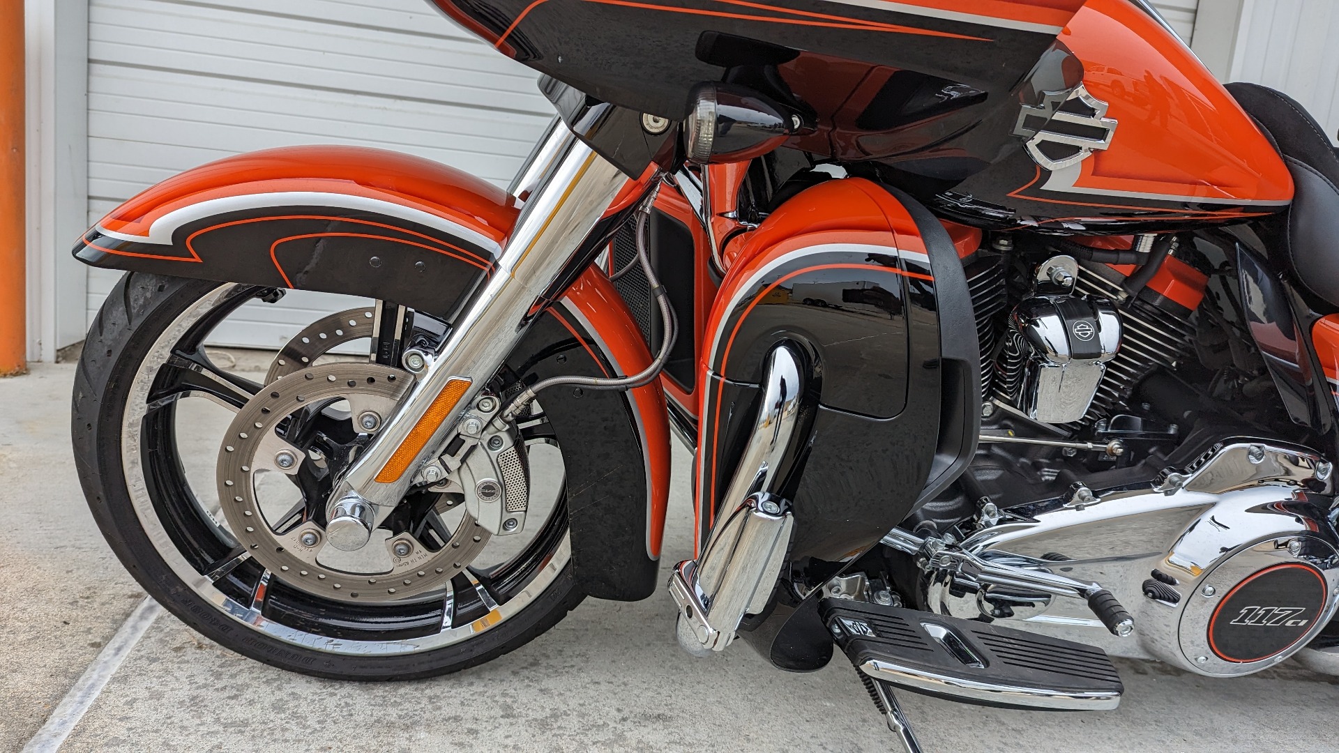 harley cvo road glides for sale in texas - Photo 6