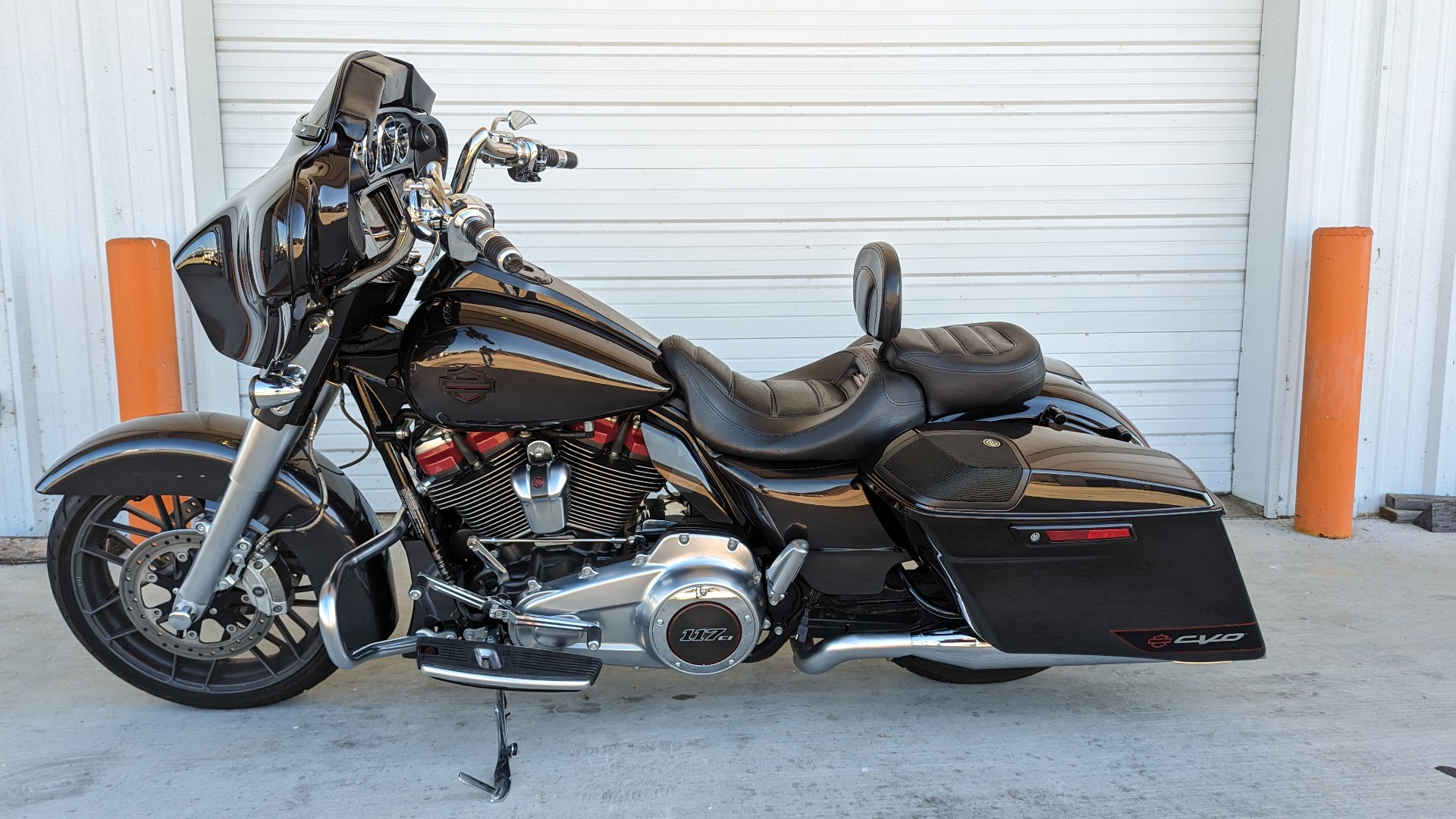 2020 Harley-Davidson CVO™ Street Glide® in Monroe, Louisiana - Photo 2