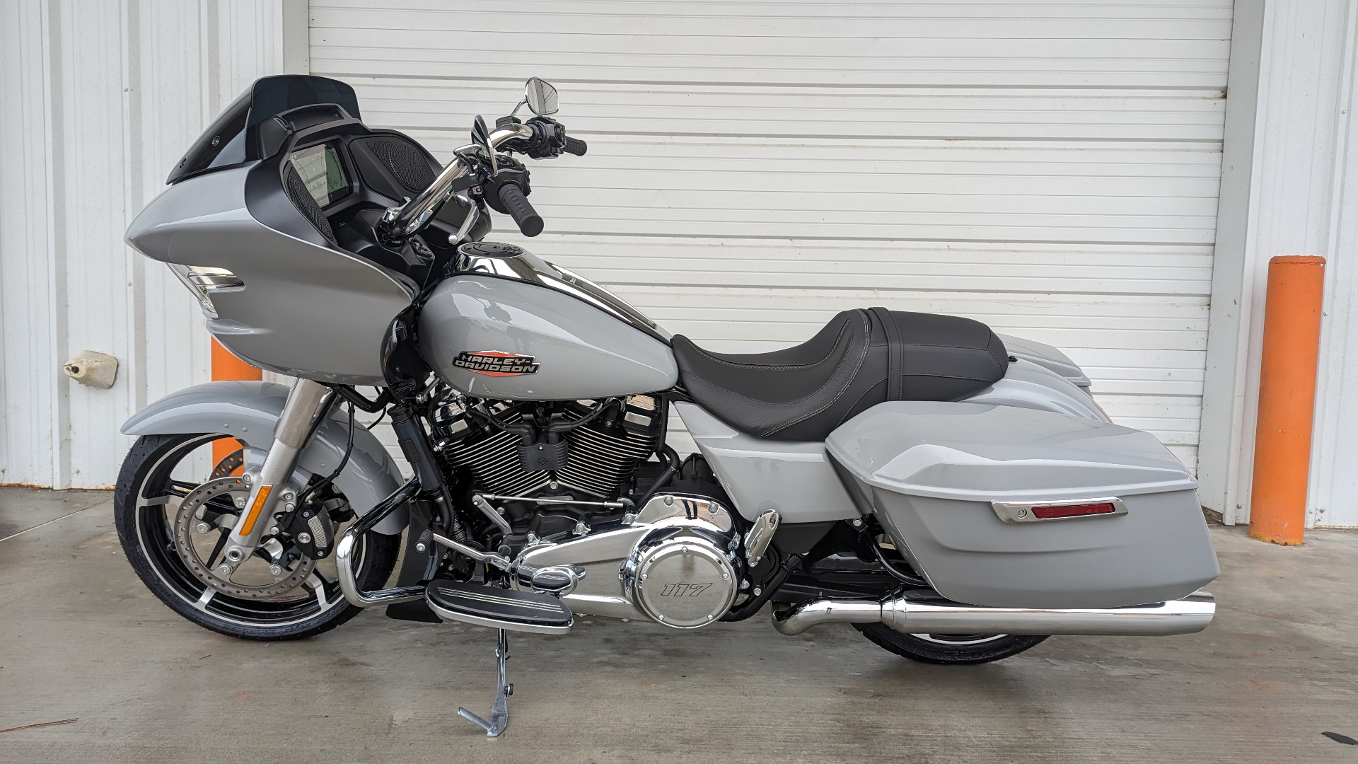 new 2024 harley davidson road glide gray and chrome for sale in louisiana - Photo 2