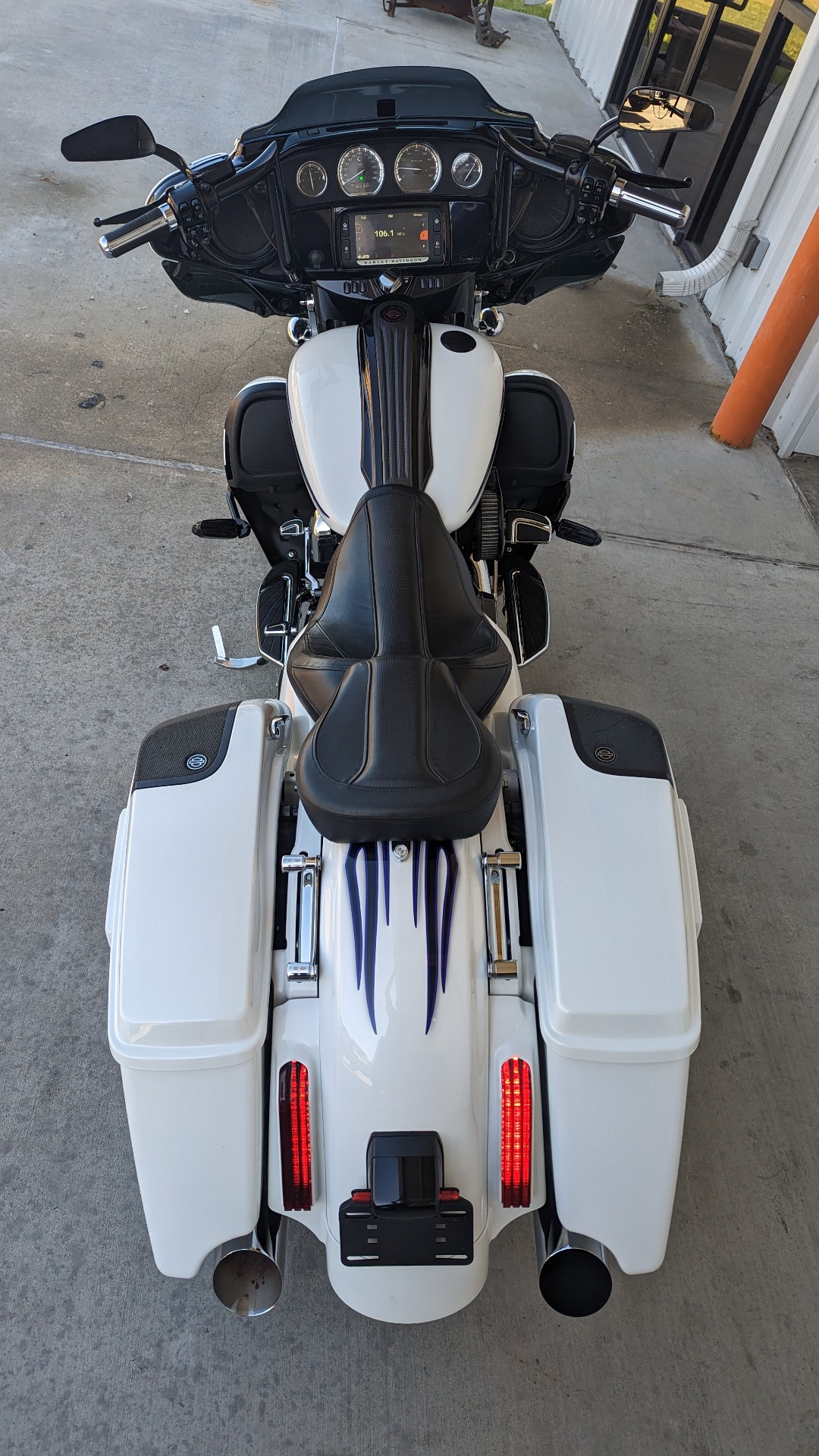 2016 Harley-Davidson CVO™ Street Glide® in Monroe, Louisiana - Photo 13