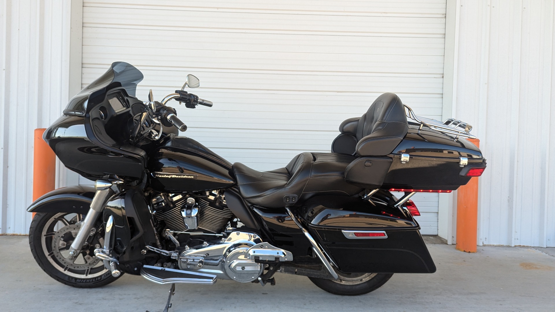 2018 harley davidson road glide ultra vivid black for sale in louisiana - Photo 2