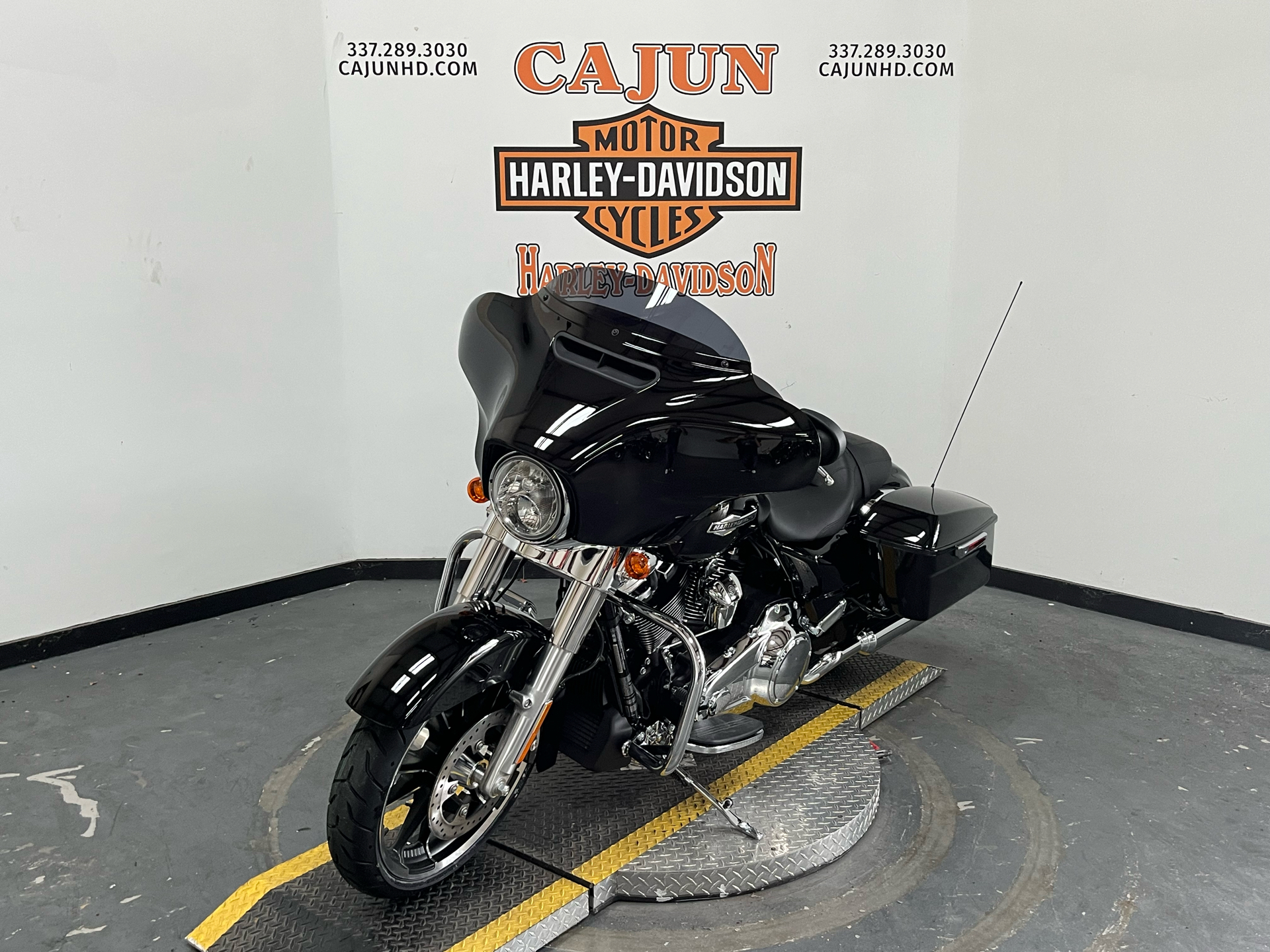 2022 Harley-Davidson Street Glide® in Scott, Louisiana - Photo 4