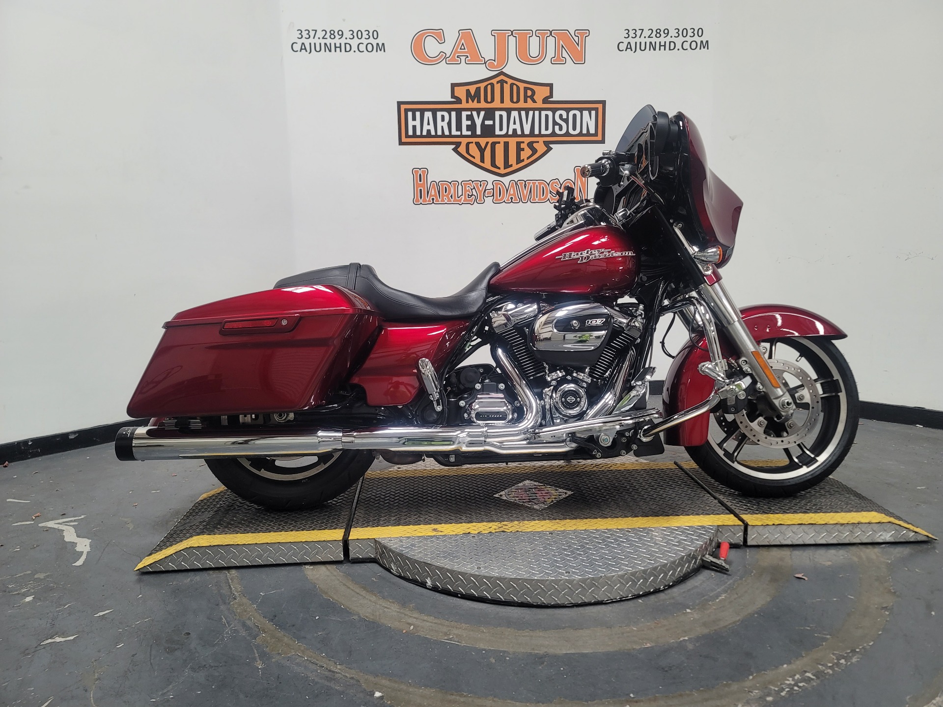 2017 Harley-Davidson Street Glide® Special in Scott, Louisiana - Photo 1