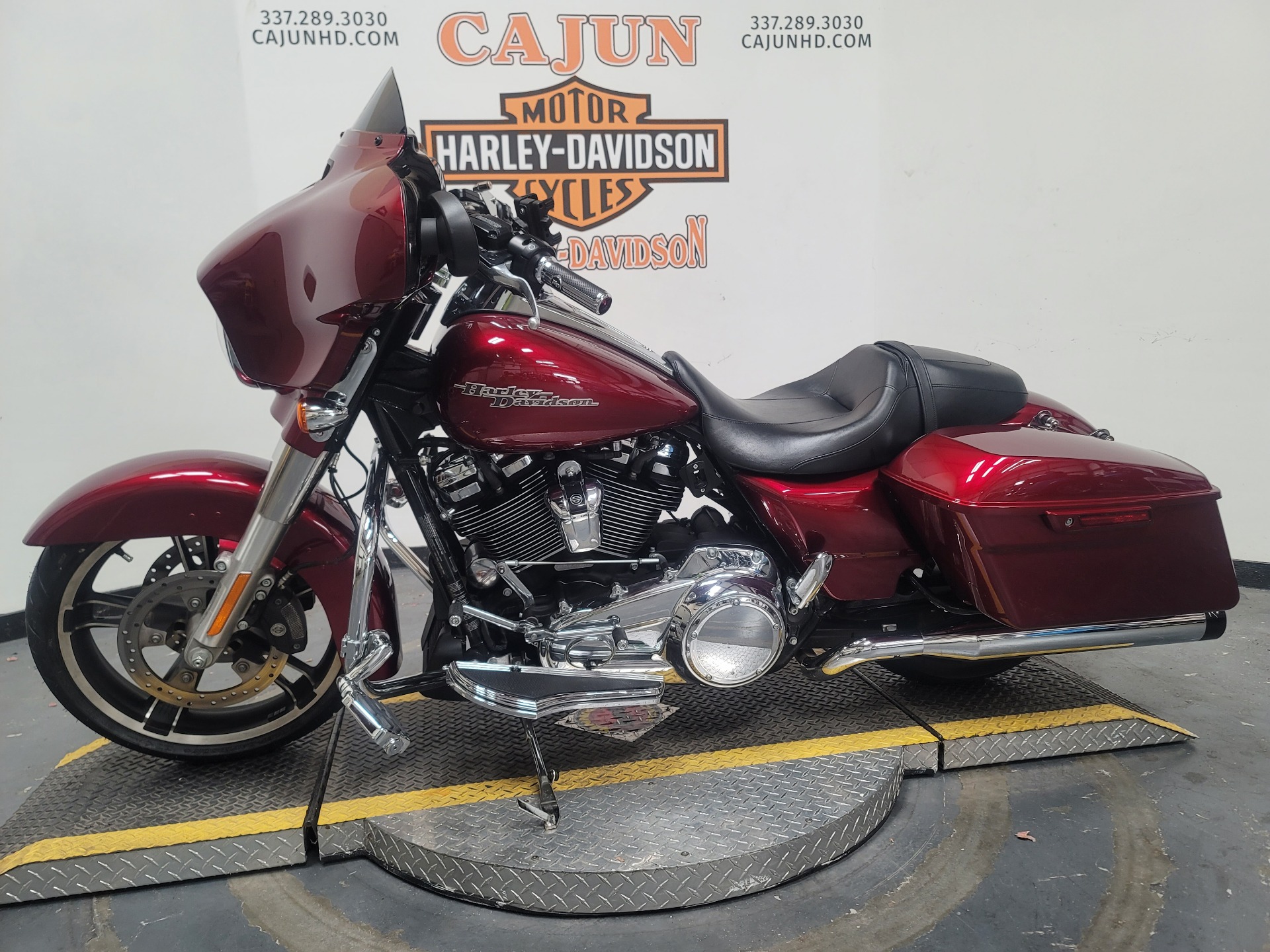 2017 Harley-Davidson Street Glide® Special in Scott, Louisiana - Photo 5