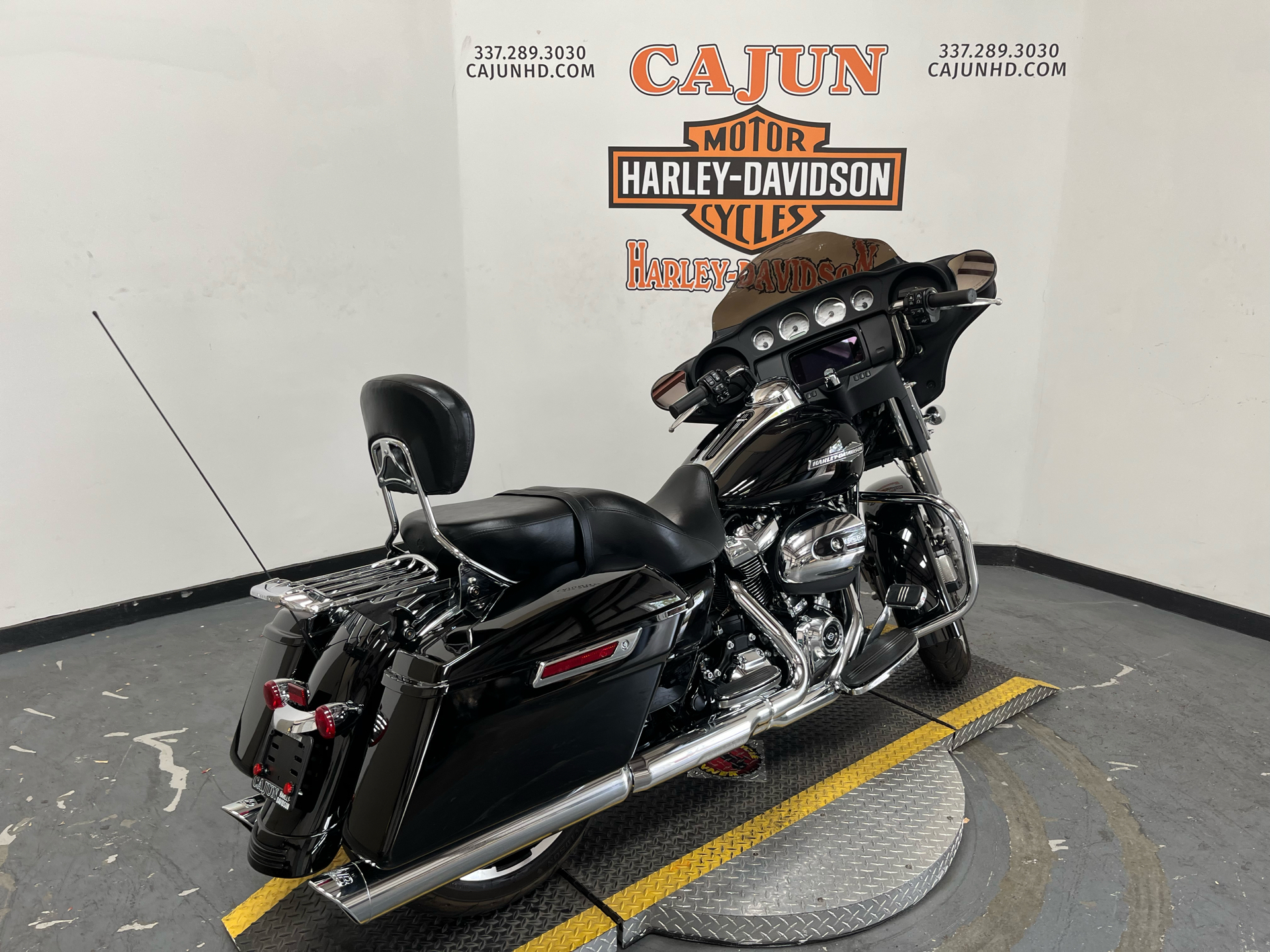 2021 Harley-Davidson Street Glide® in Scott, Louisiana - Photo 2