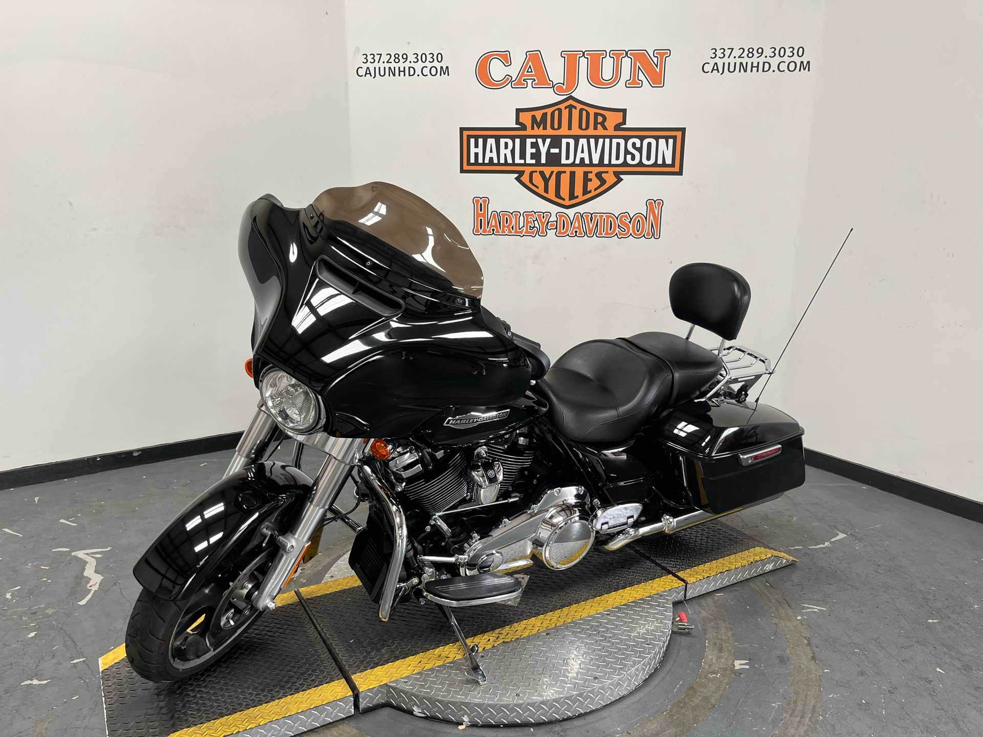2021 Harley-Davidson Street Glide® in Scott, Louisiana - Photo 6