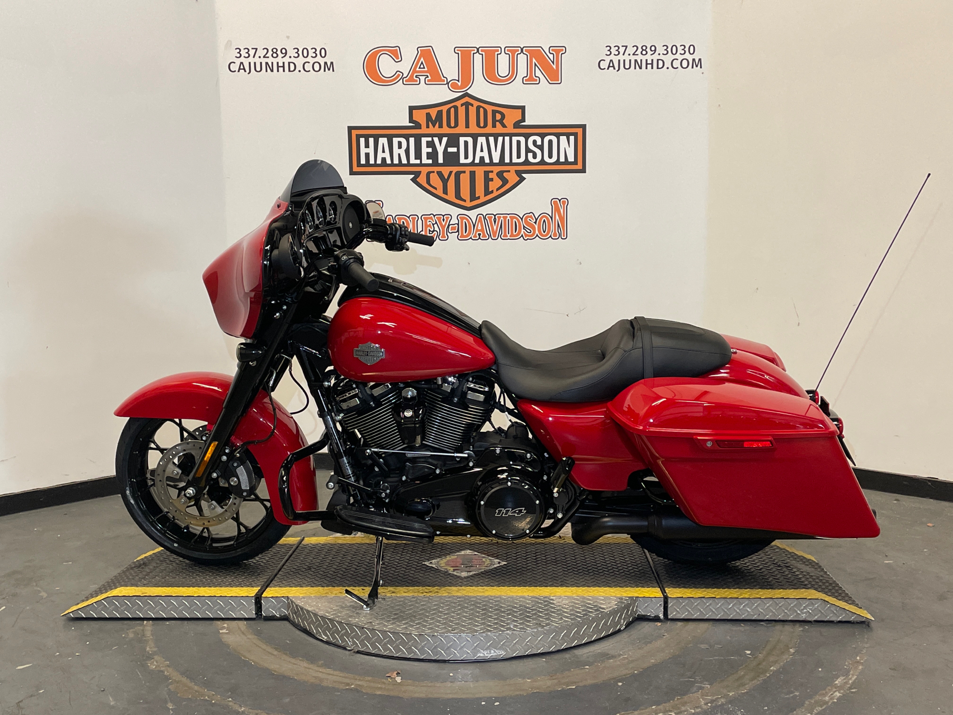 2022 Harley-Davidson Street Glide Special red - Photo 4
