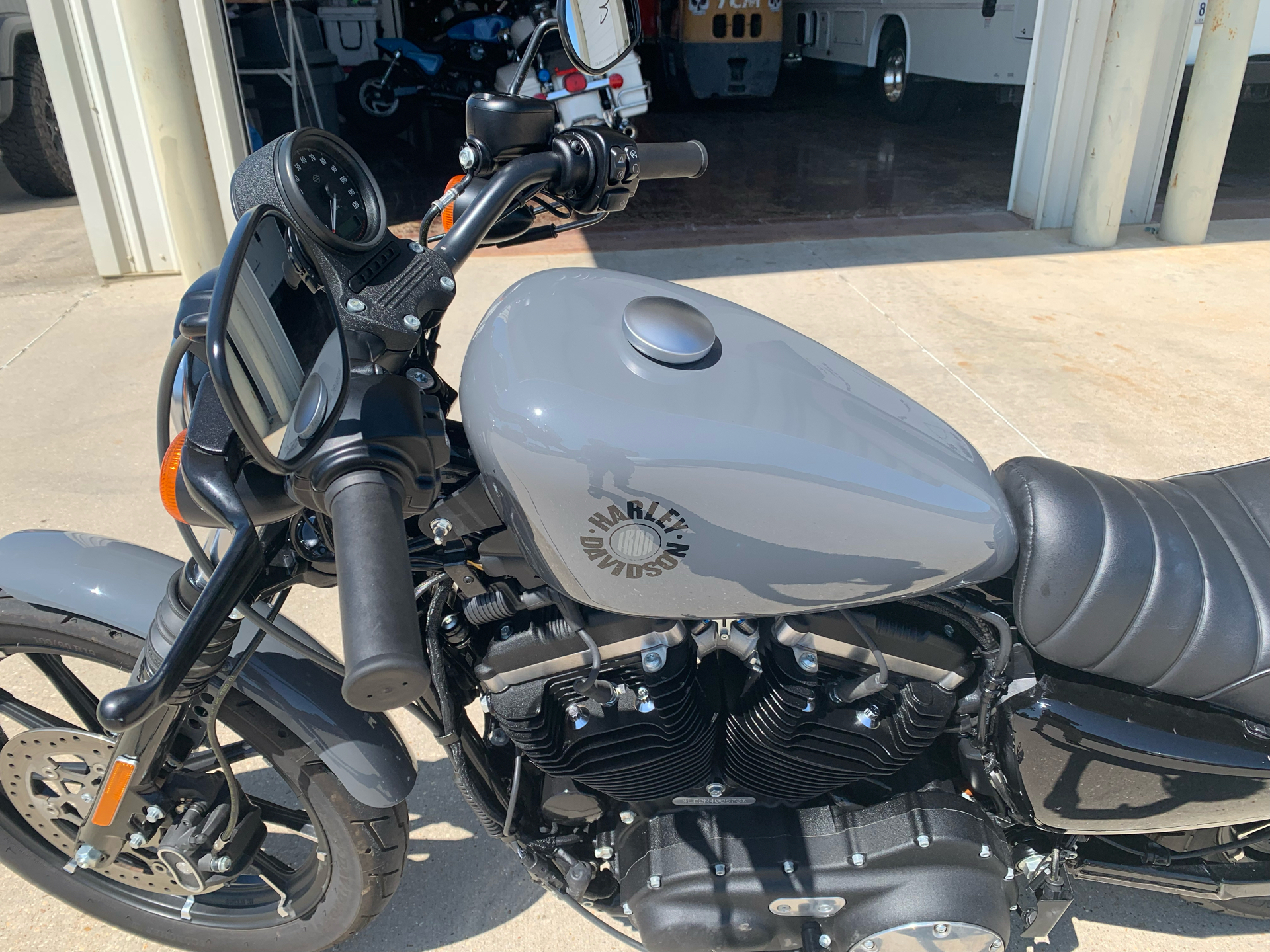 2022 Harley-Davidson Iron 883™ in Scott, Louisiana - Photo 9