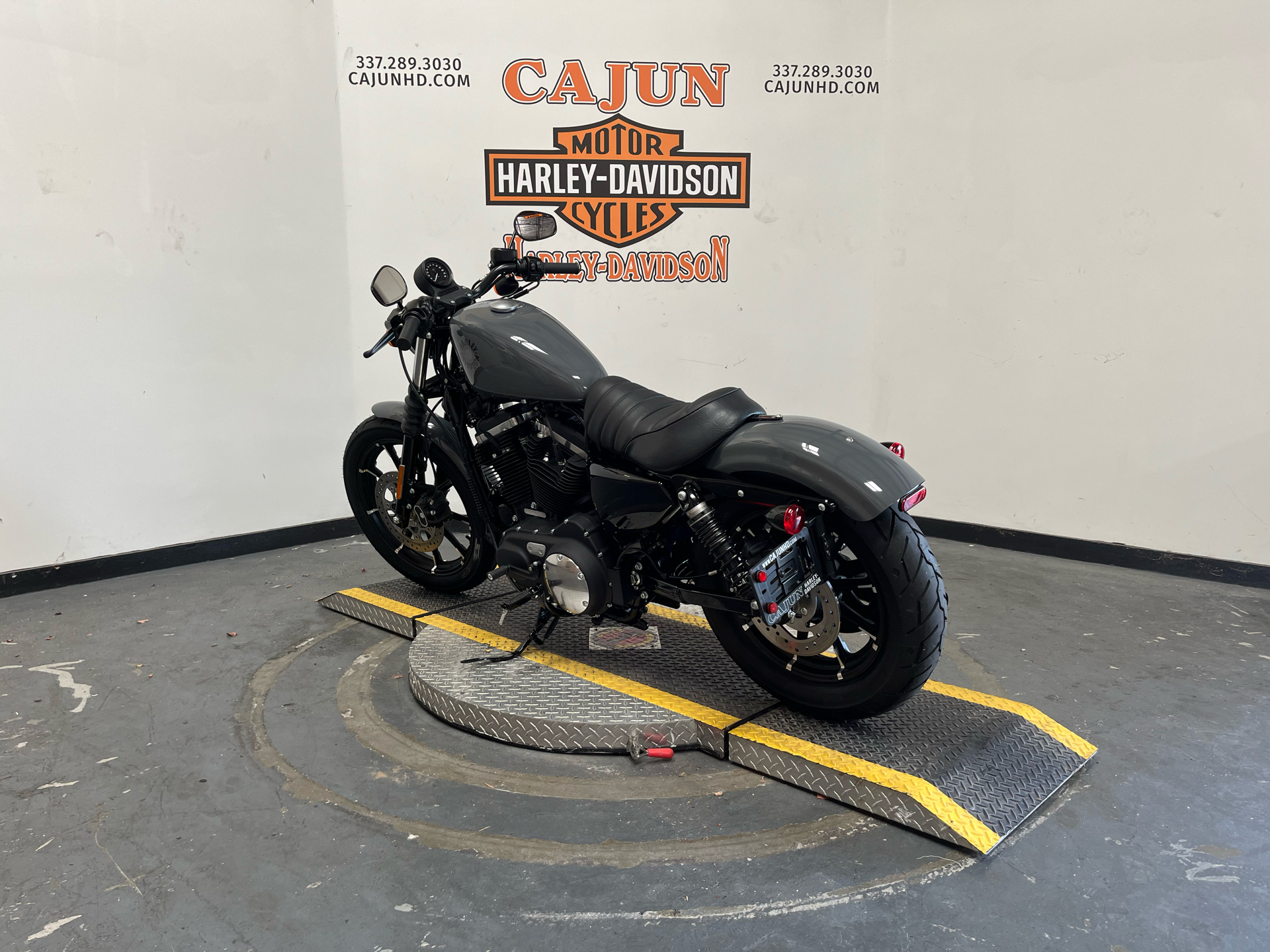 2022 Harley-Davidson Iron 883™ in Scott, Louisiana - Photo 6