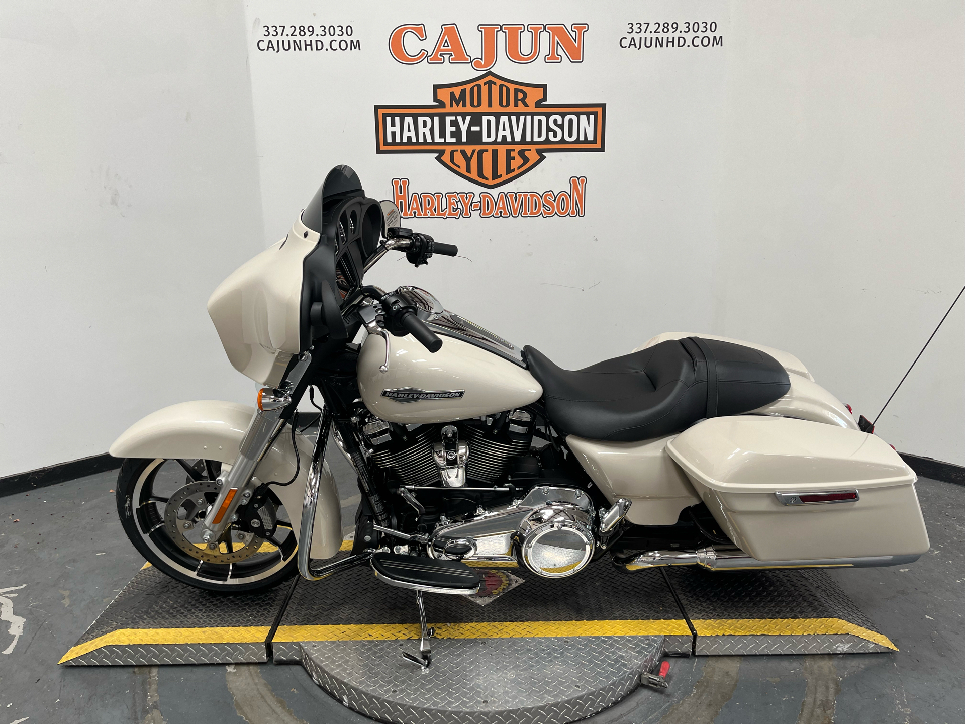 2022 Harley-Davidson Street Glide® in Scott, Louisiana - Photo 5