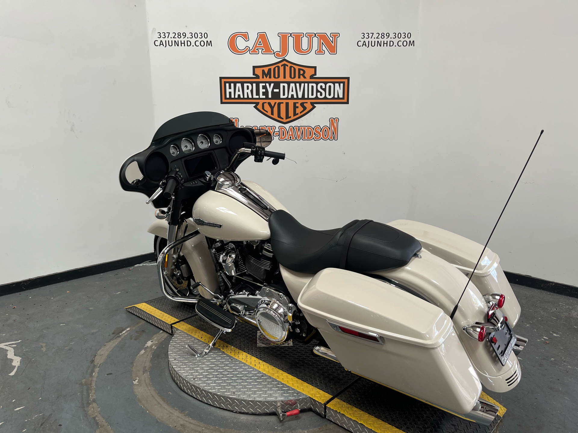 2022 Harley-Davidson Street Glide® in Scott, Louisiana - Photo 7