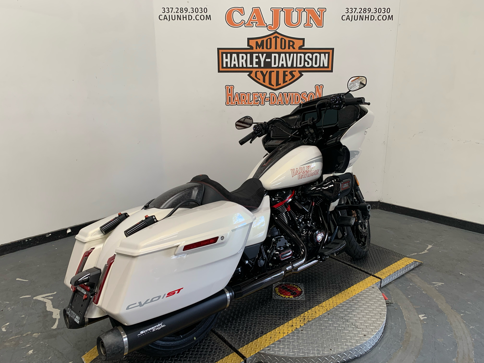 2024 Harley-Davidson CVO™ Road Glide® ST in Scott, Louisiana - Photo 3